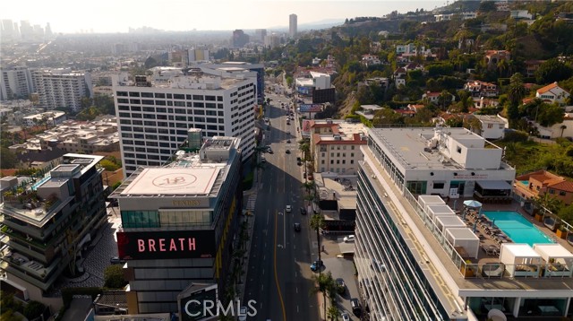 8400 De Longpre AVE Unit: 106