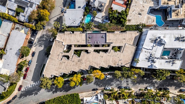 8400 De Longpre AVE Unit: 106