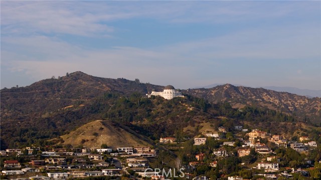 8400 De Longpre AVE Unit: 106