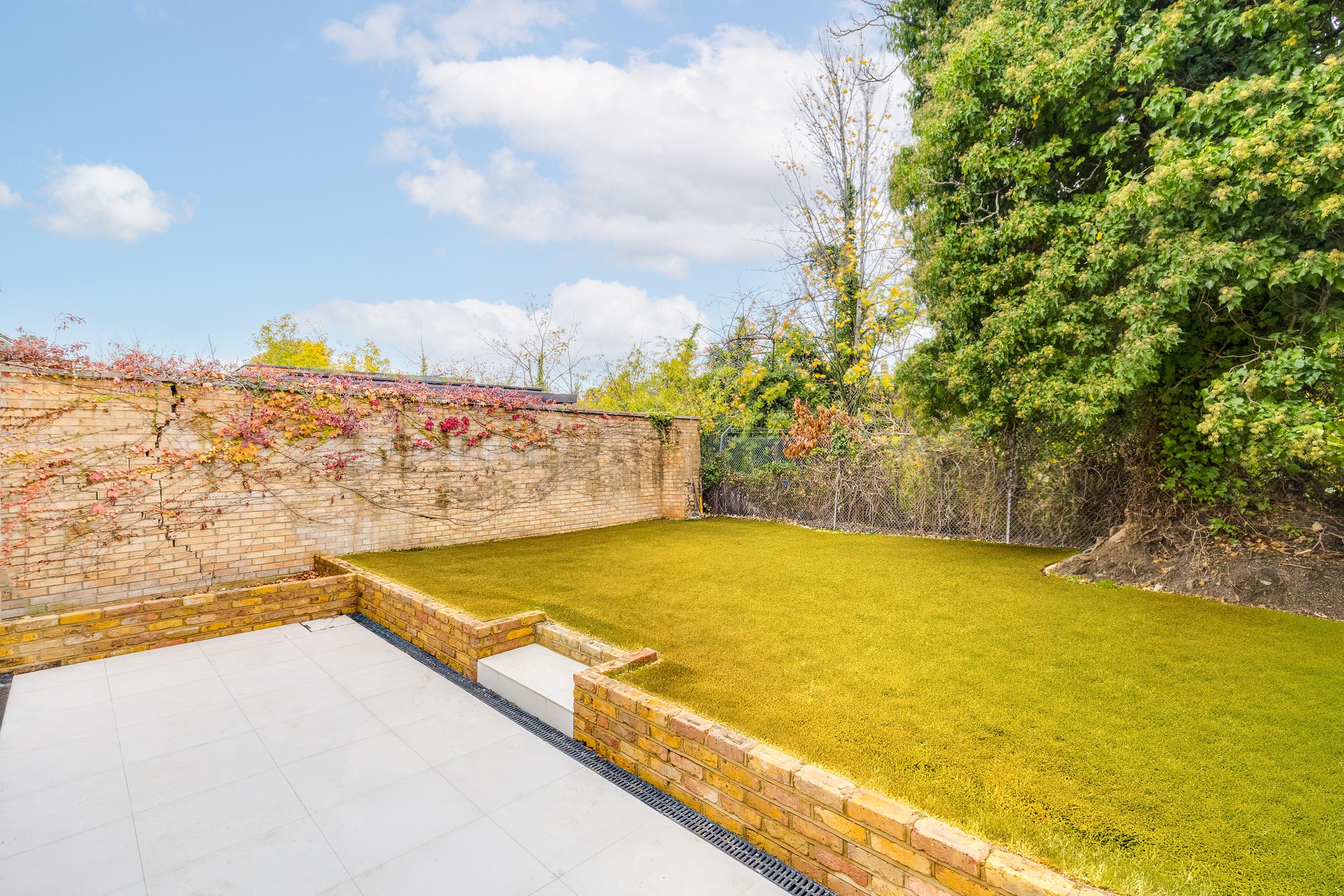Purves Road, London, NW10
