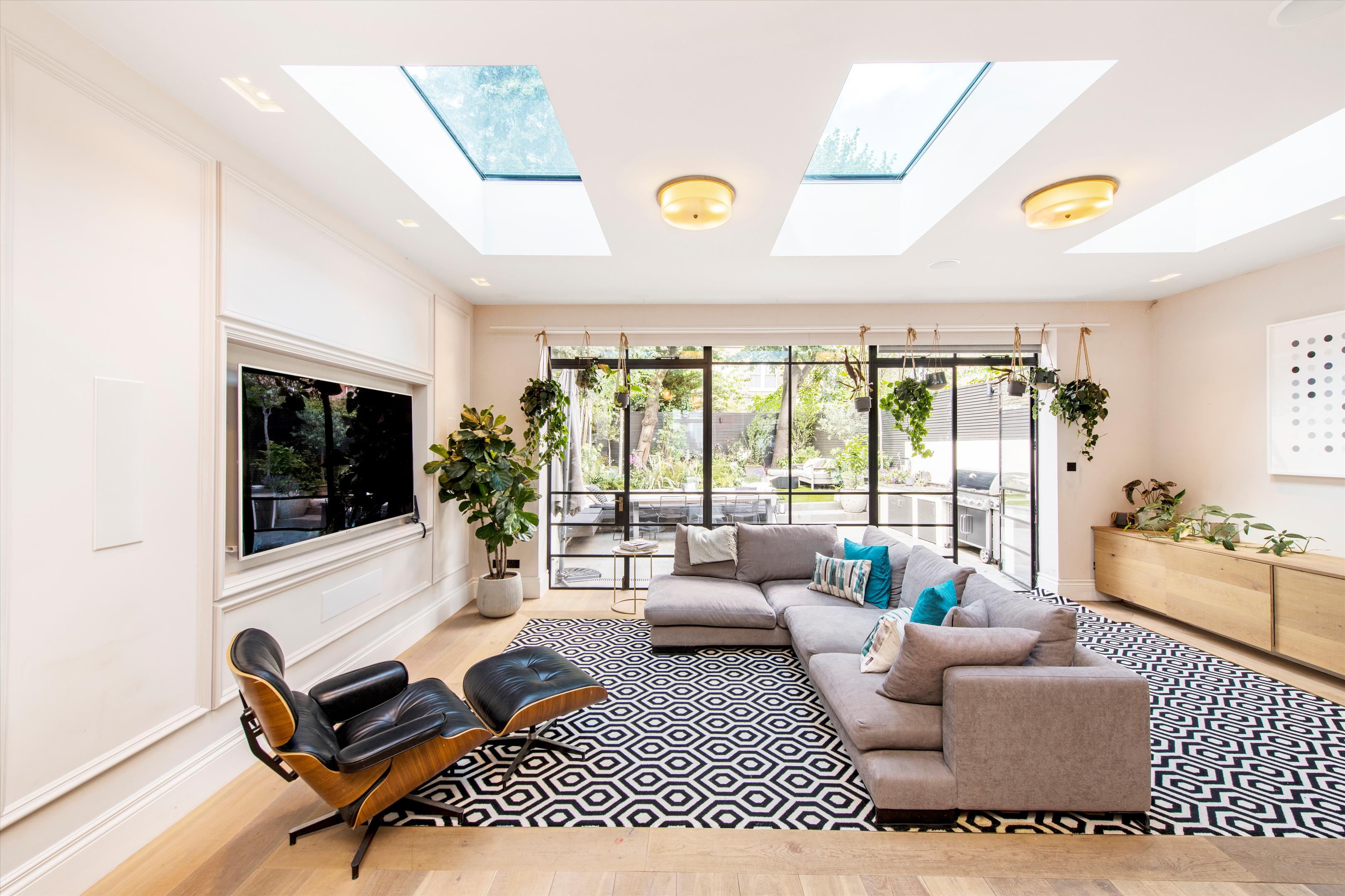 Brondesbury Villas, Queen's Park, London, NW6