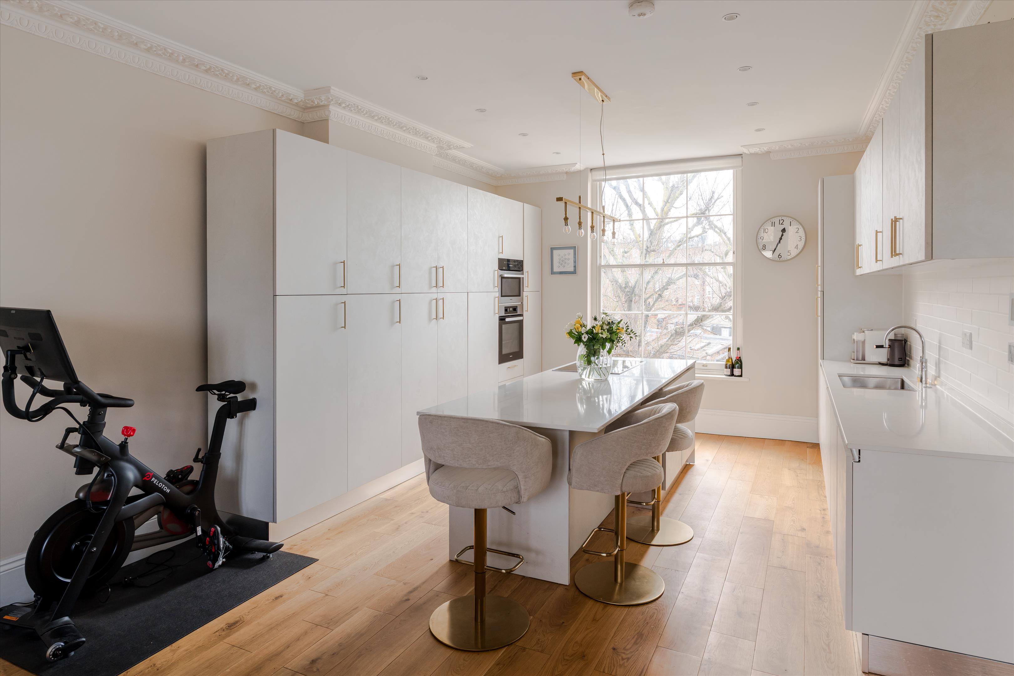 Warwick Avenue, Little Venice, W9