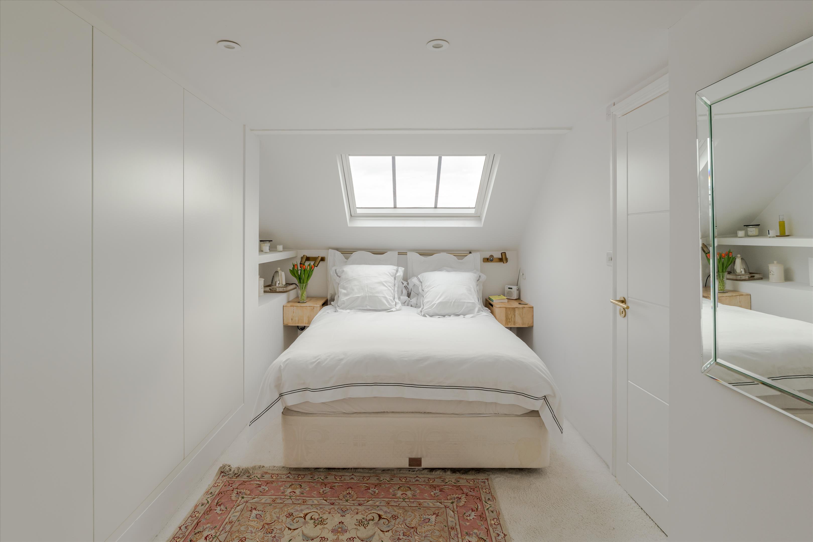 Warwick Avenue, Little Venice, W9