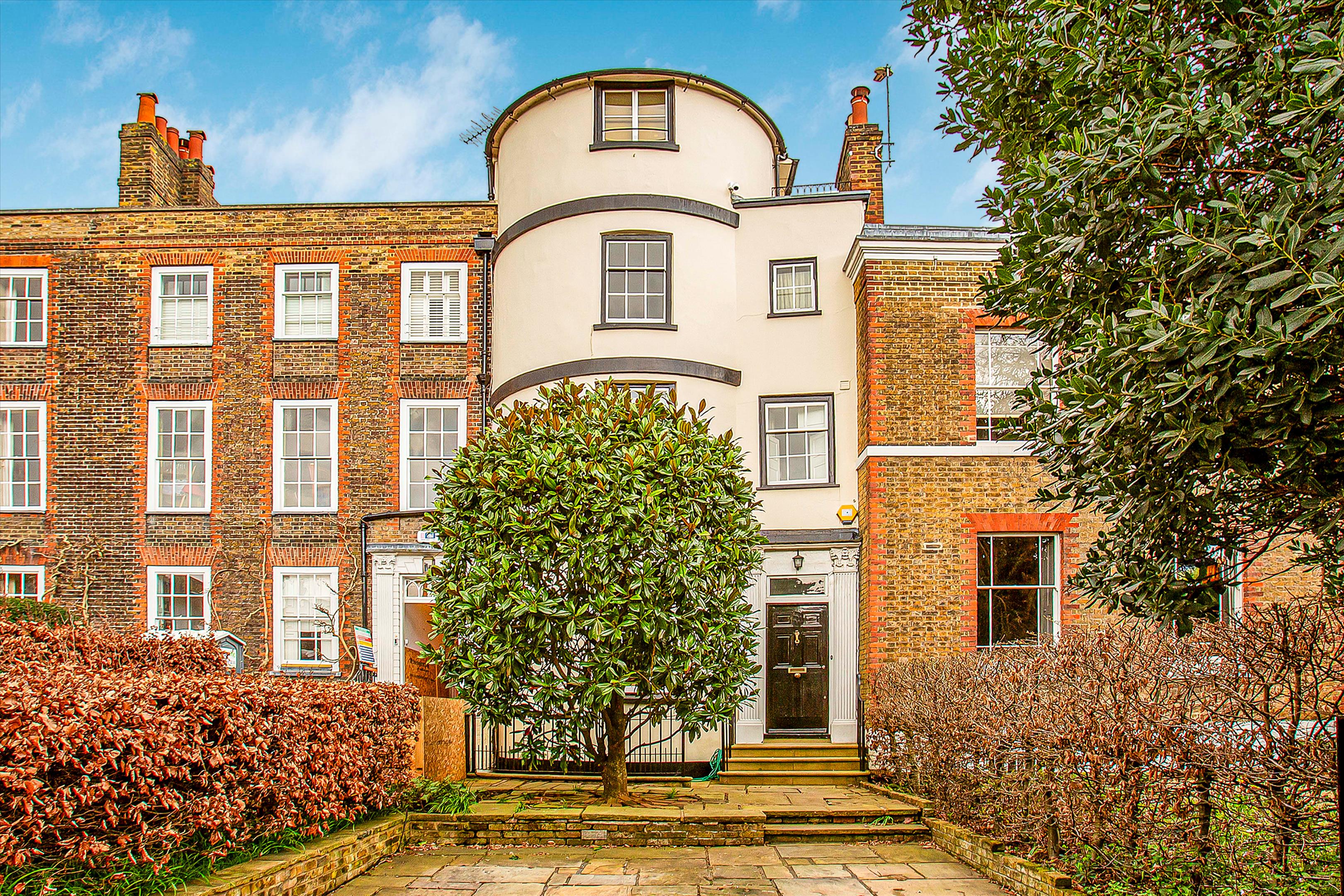 Sheen Road, Richmond, Surrey, TW9