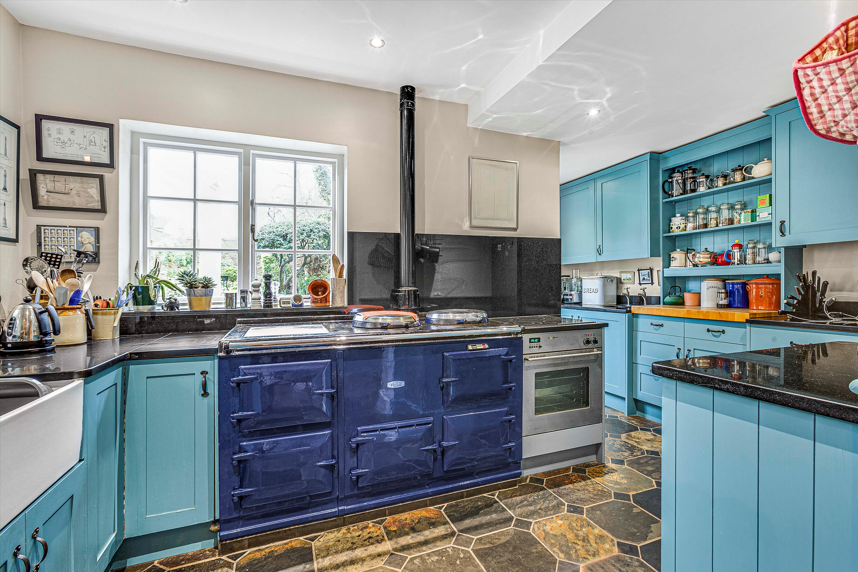 Sheen Road, Richmond, Surrey, TW9