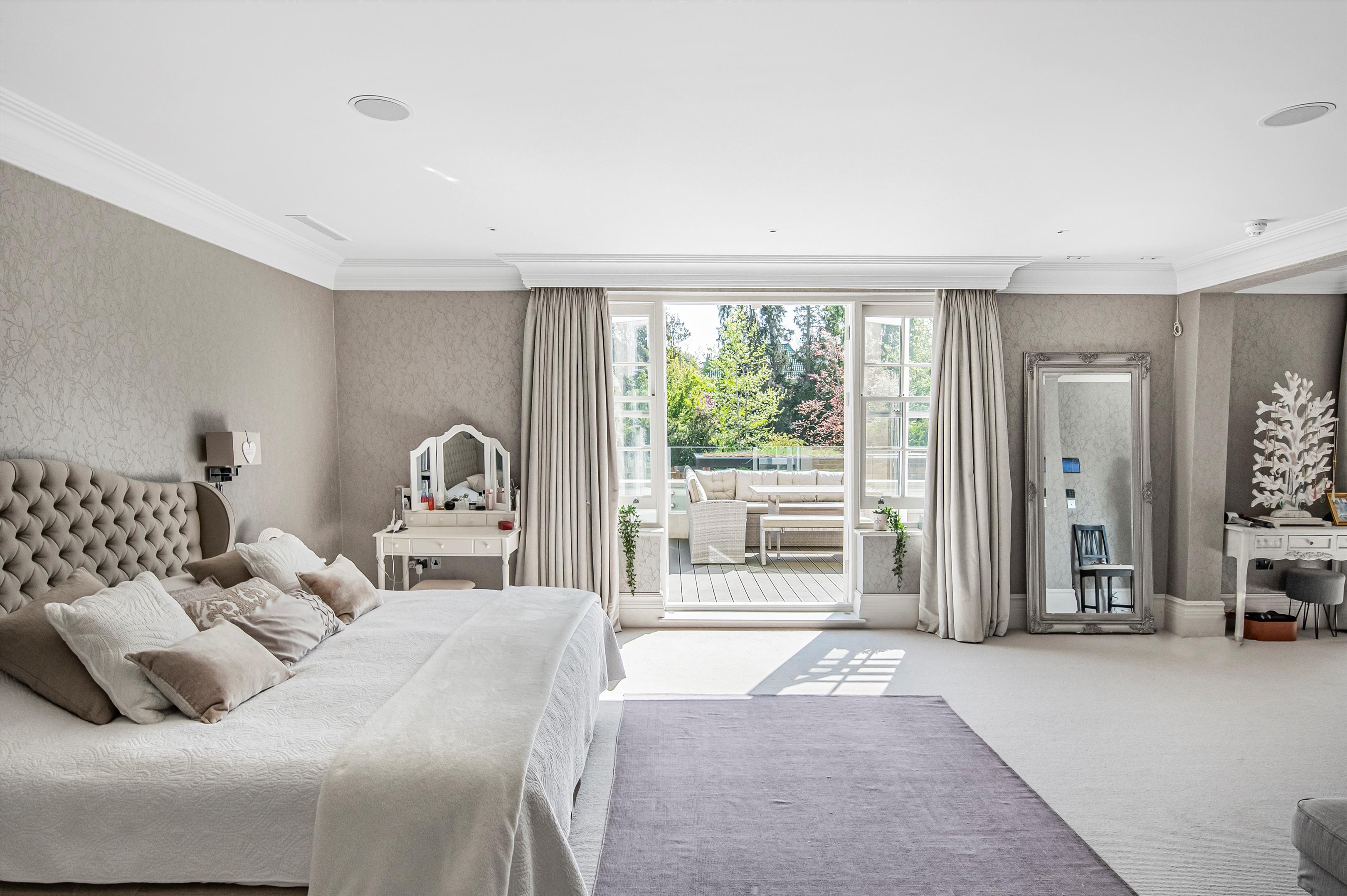 Roedean Crescent, London, SW15.