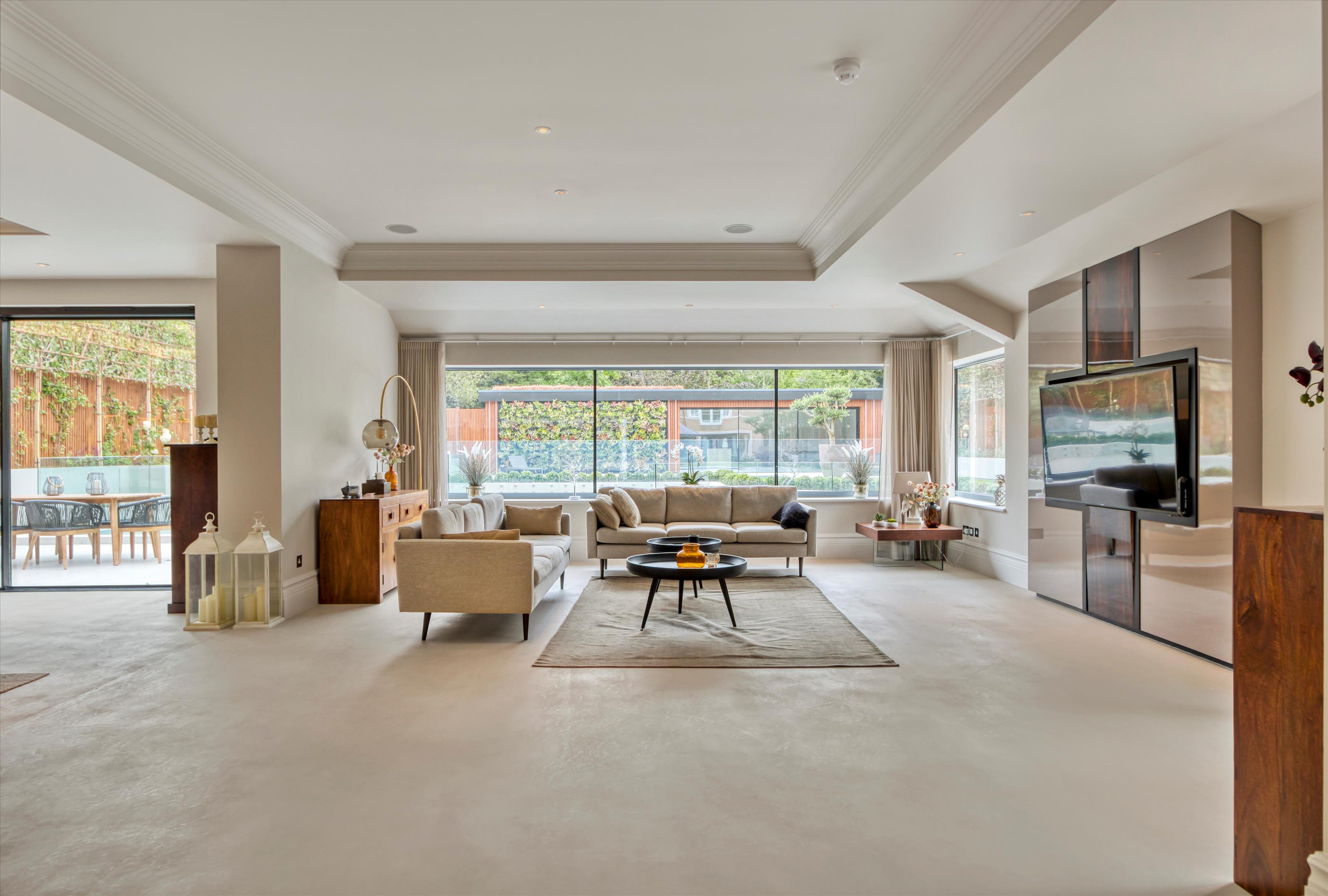 Roedean Crescent, London, SW15.