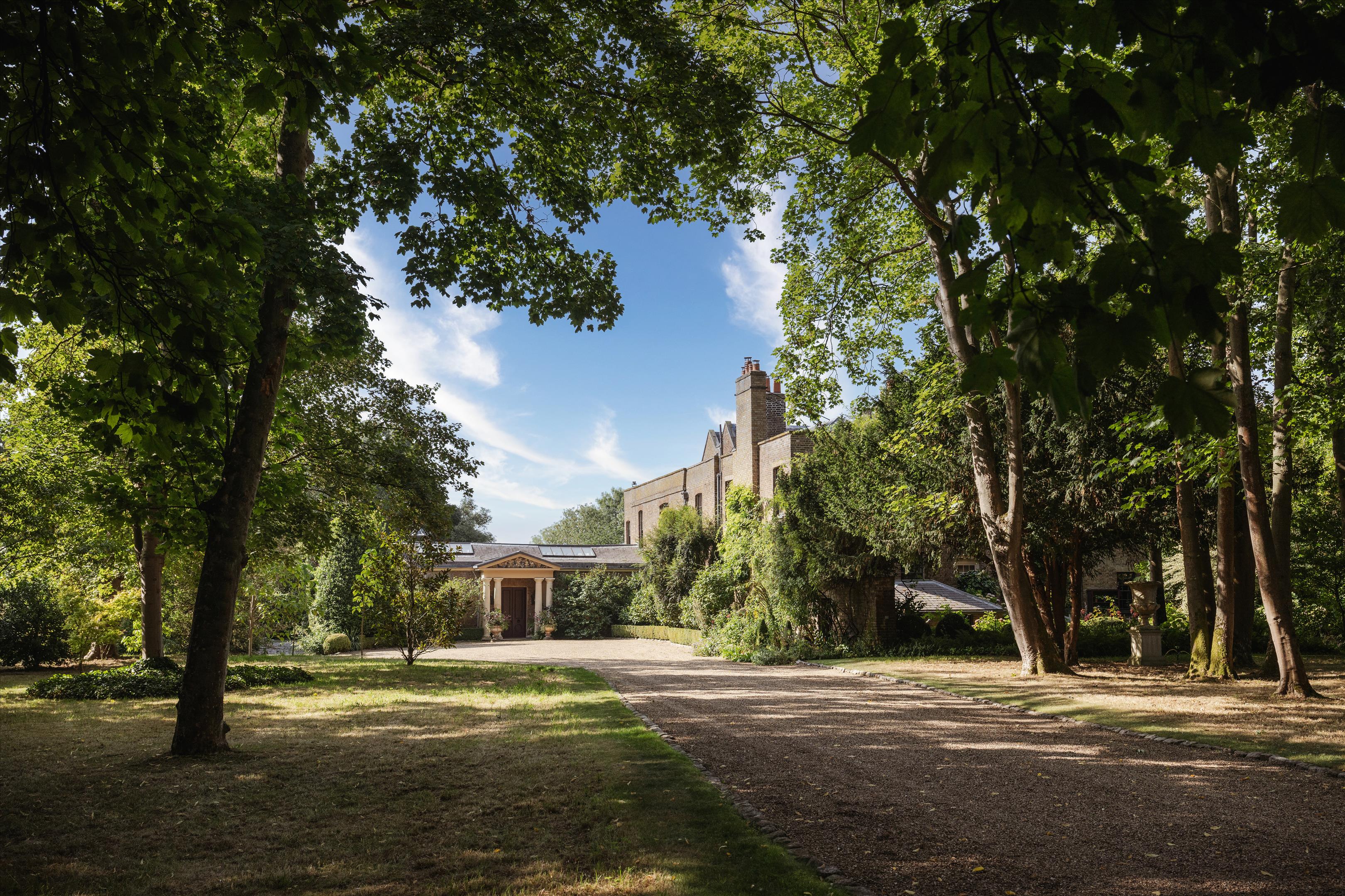 Hampton Court Road, East Molesey, Surrey KT8