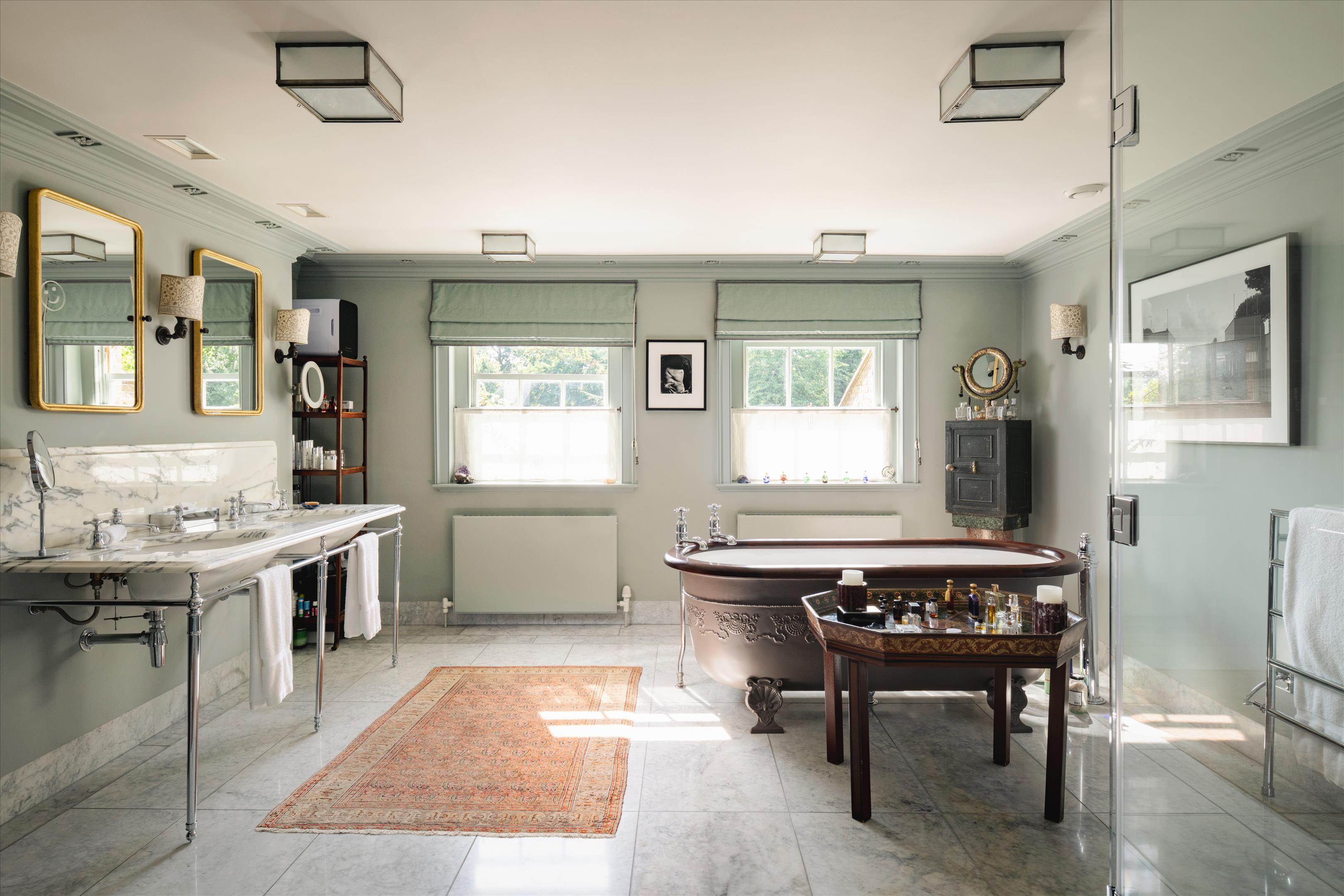 Hampton Court Road, East Molesey, Surrey KT8