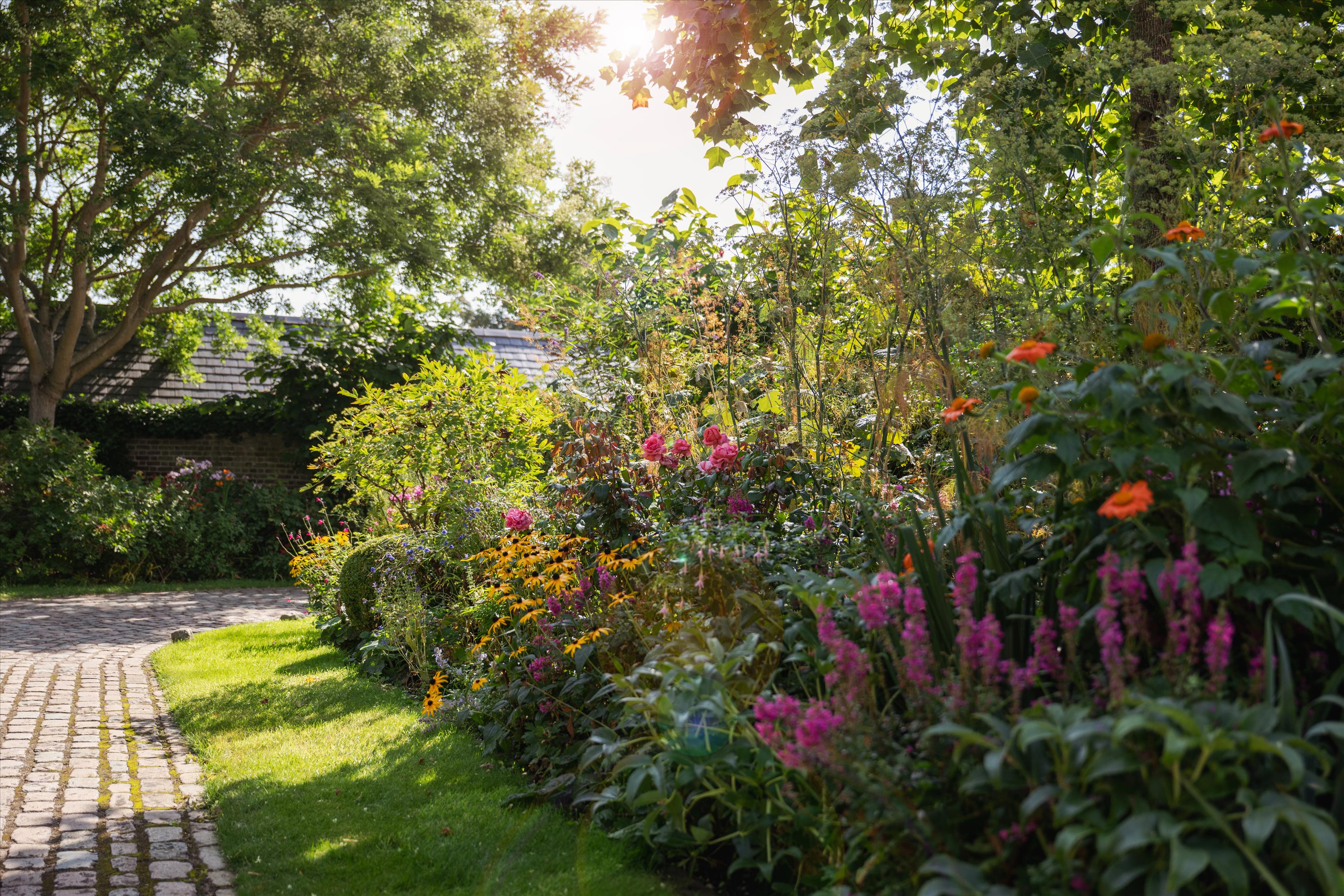Hampton Court Road, East Molesey, Surrey KT8