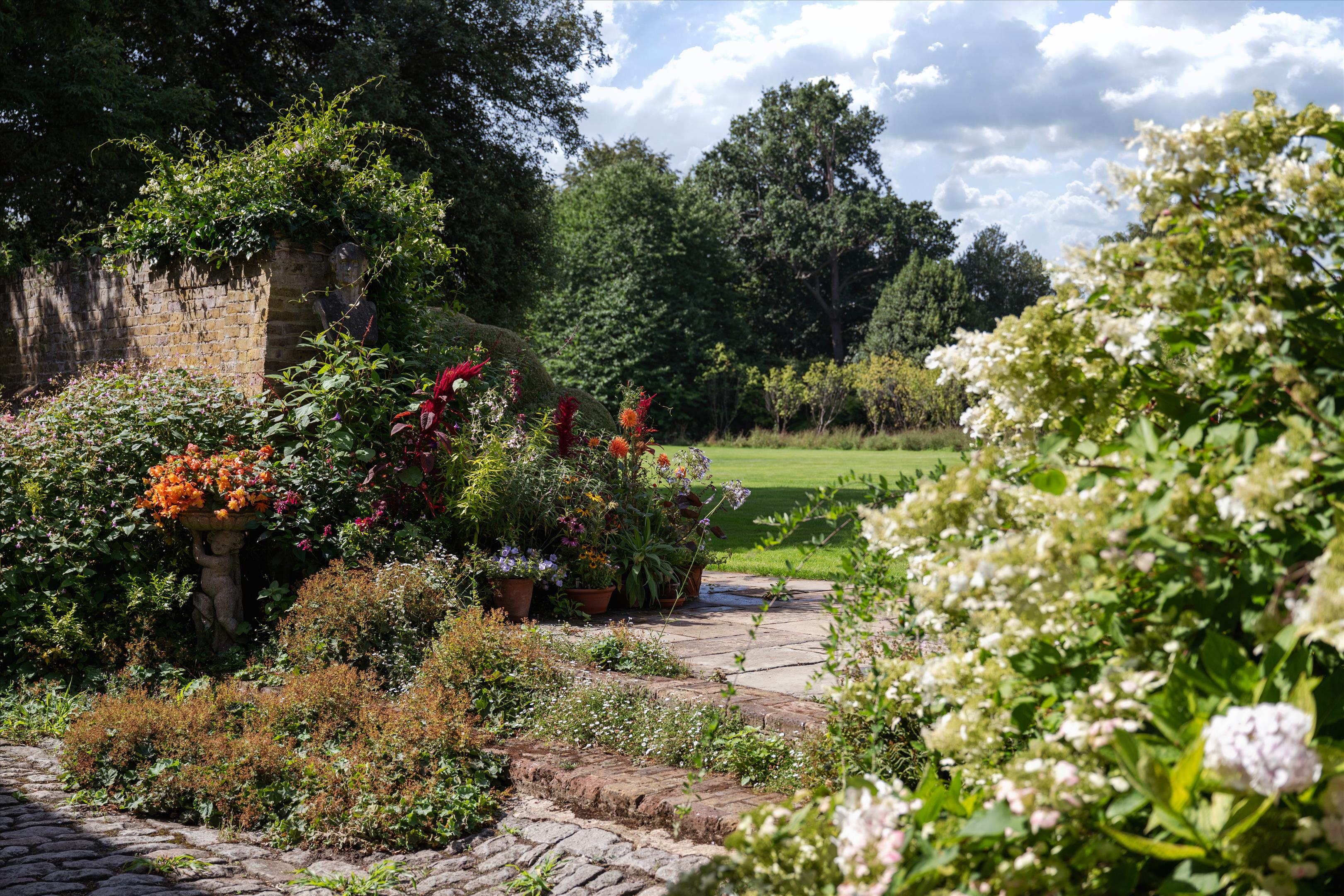 Hampton Court Road, East Molesey, Surrey KT8