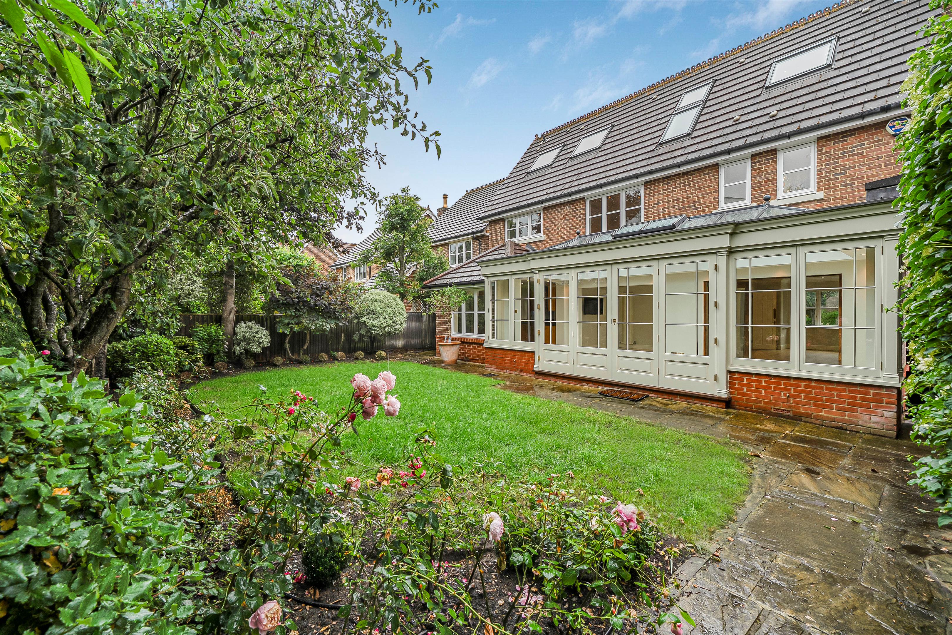 Bainbridge Close, Ham, Richmond TW10