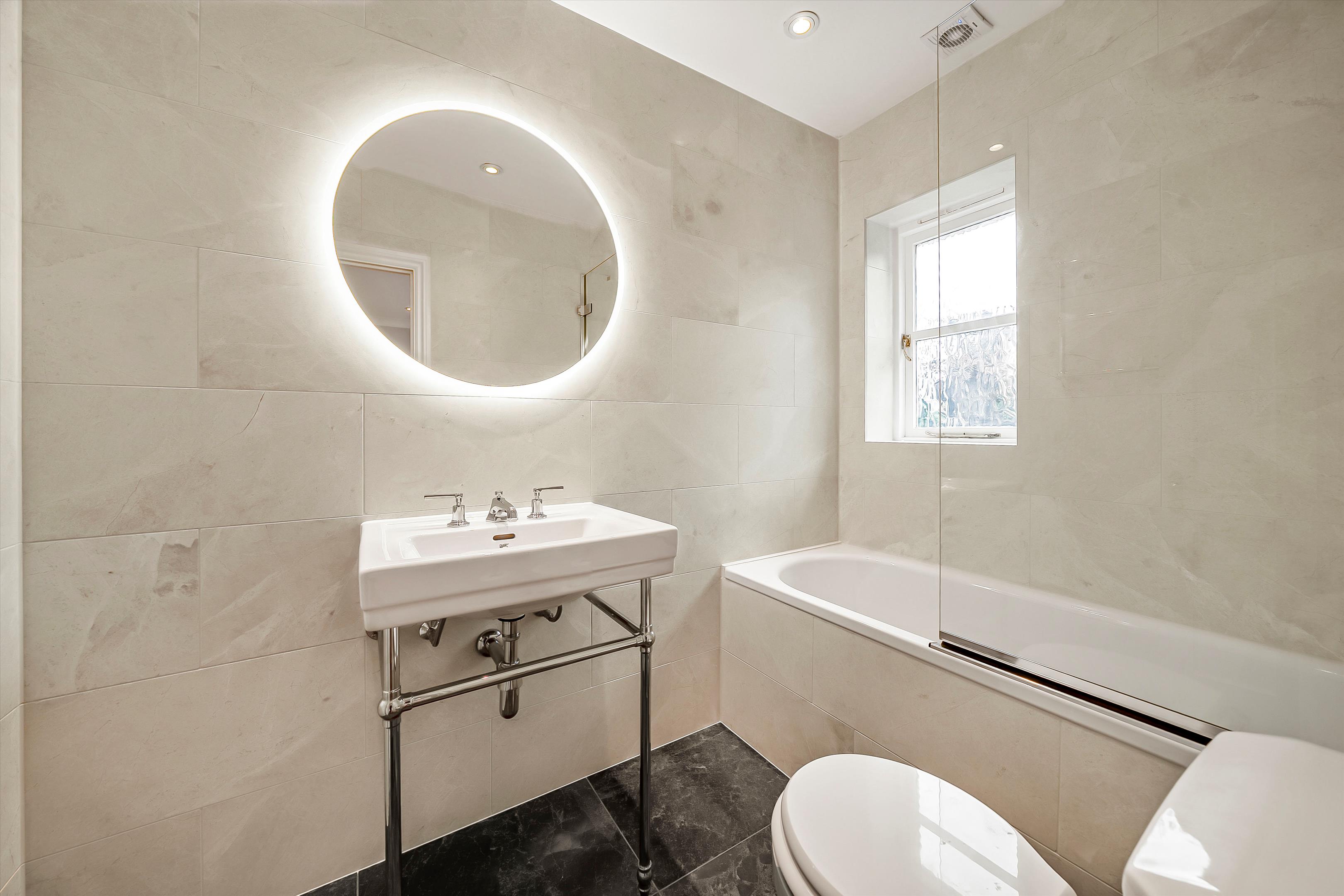 Bainbridge Close, Ham, Richmond TW10
