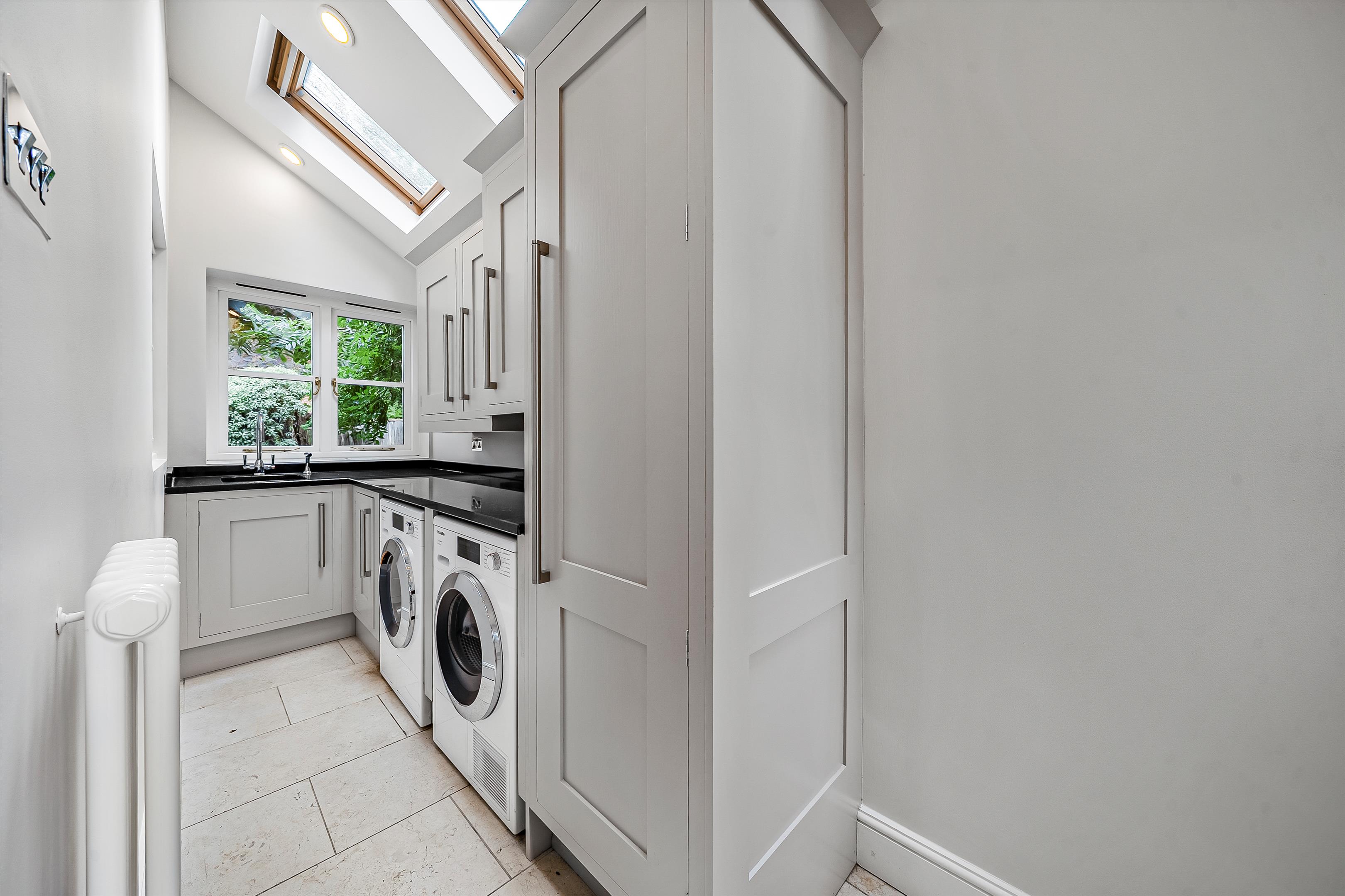 Bainbridge Close, Ham, Richmond TW10