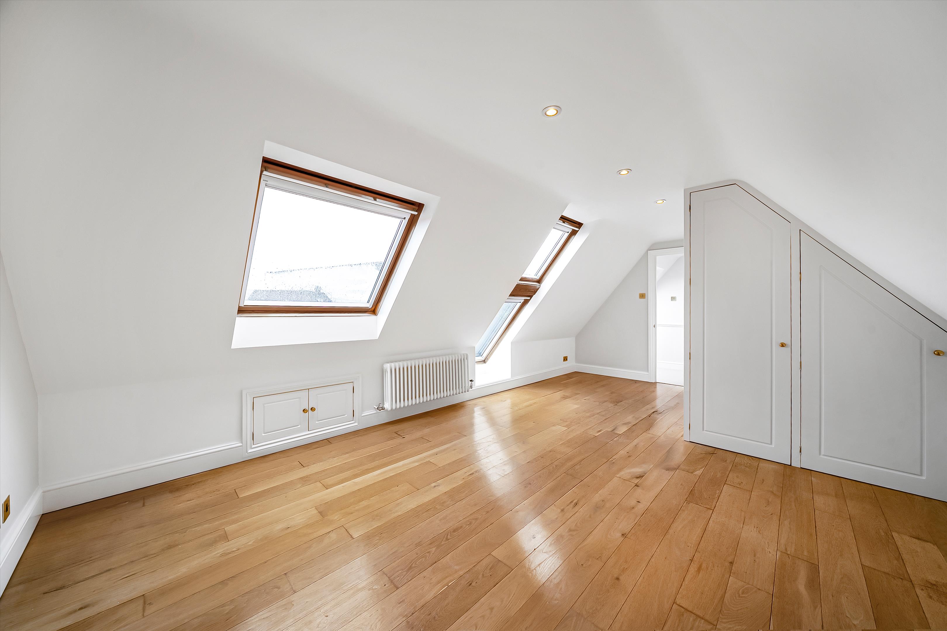 Bainbridge Close, Ham, Richmond TW10