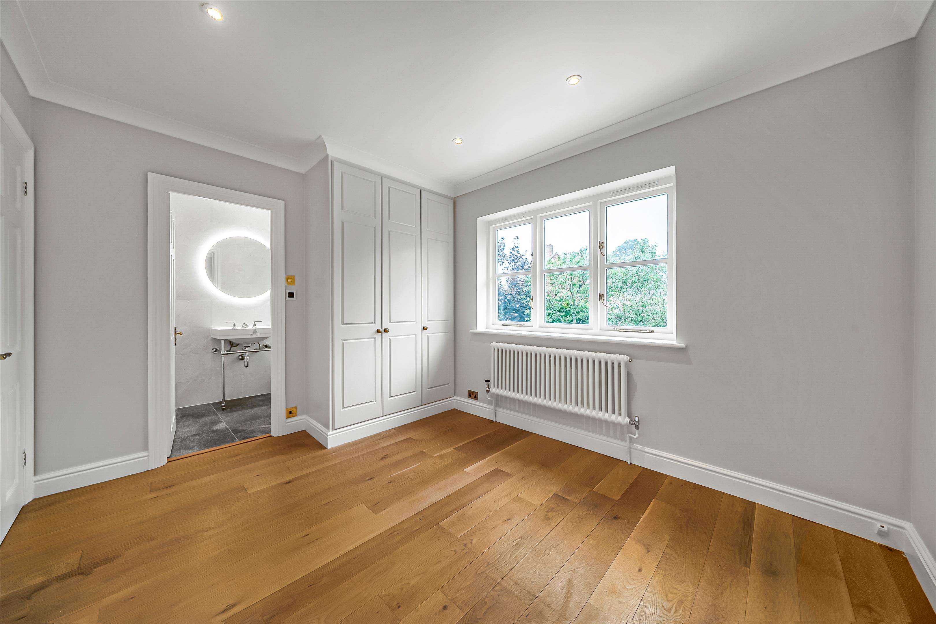 Bainbridge Close, Ham, Richmond TW10