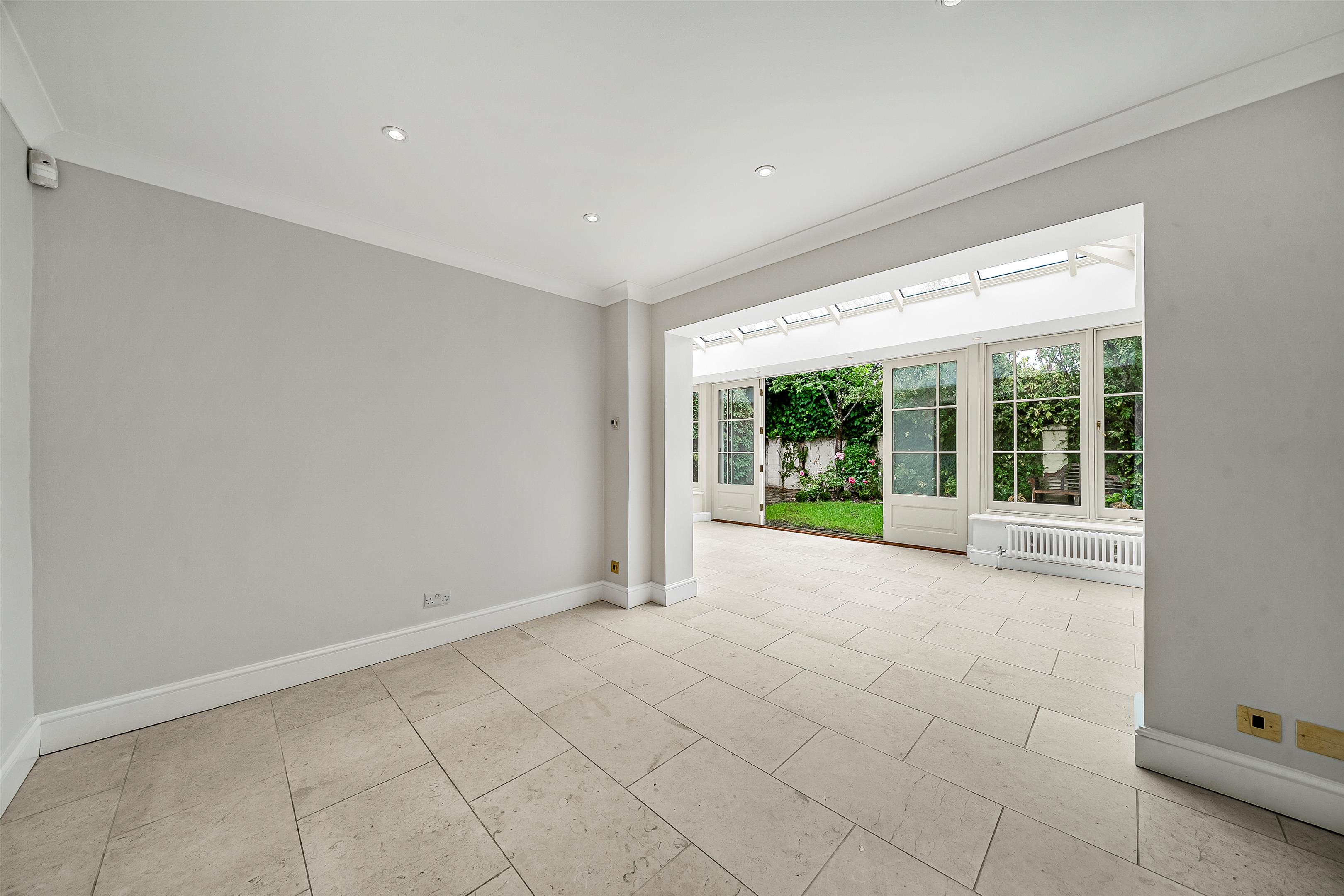 Bainbridge Close, Ham, Richmond TW10