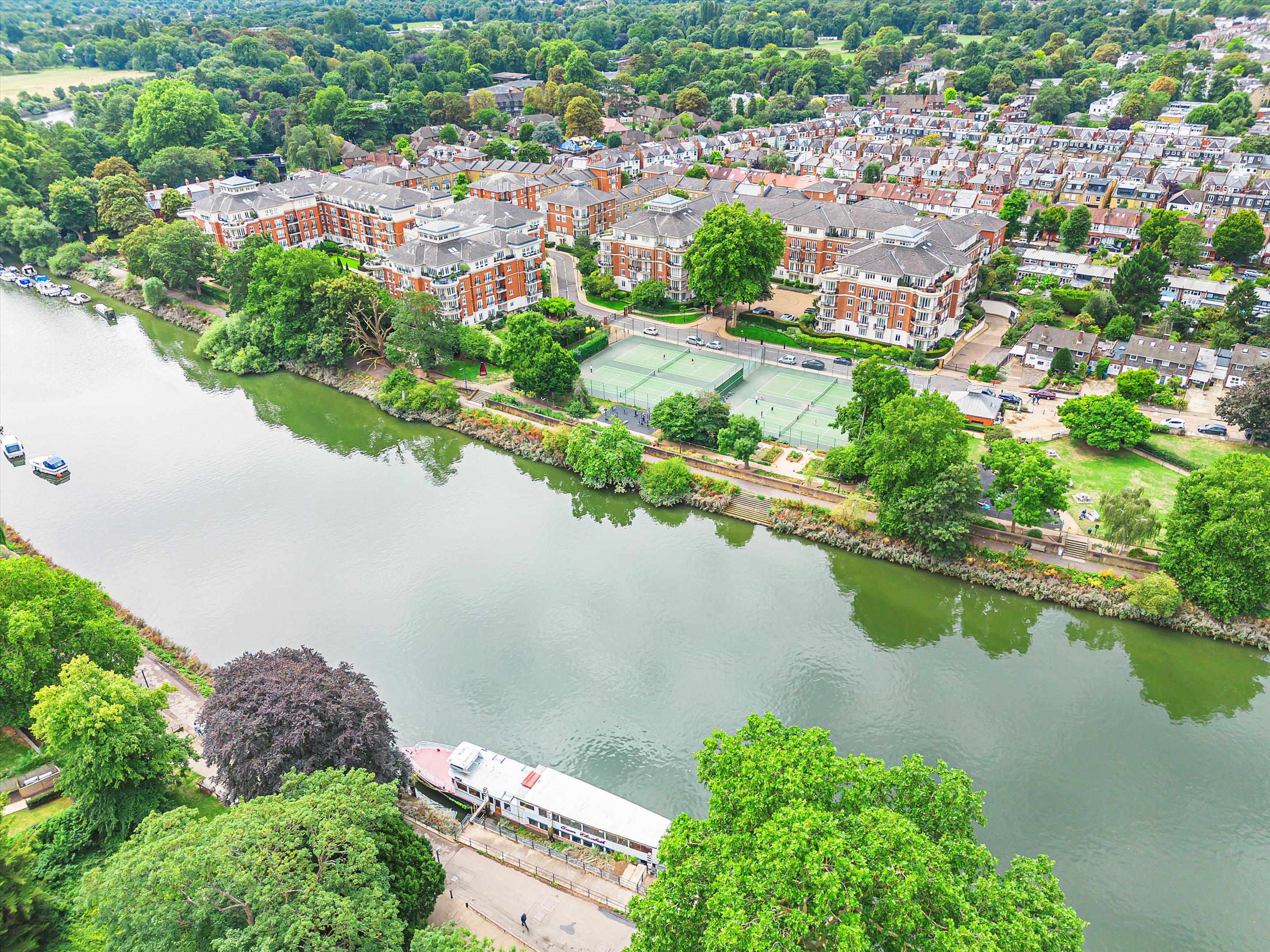 Clevedon Road, Twickenham TW1