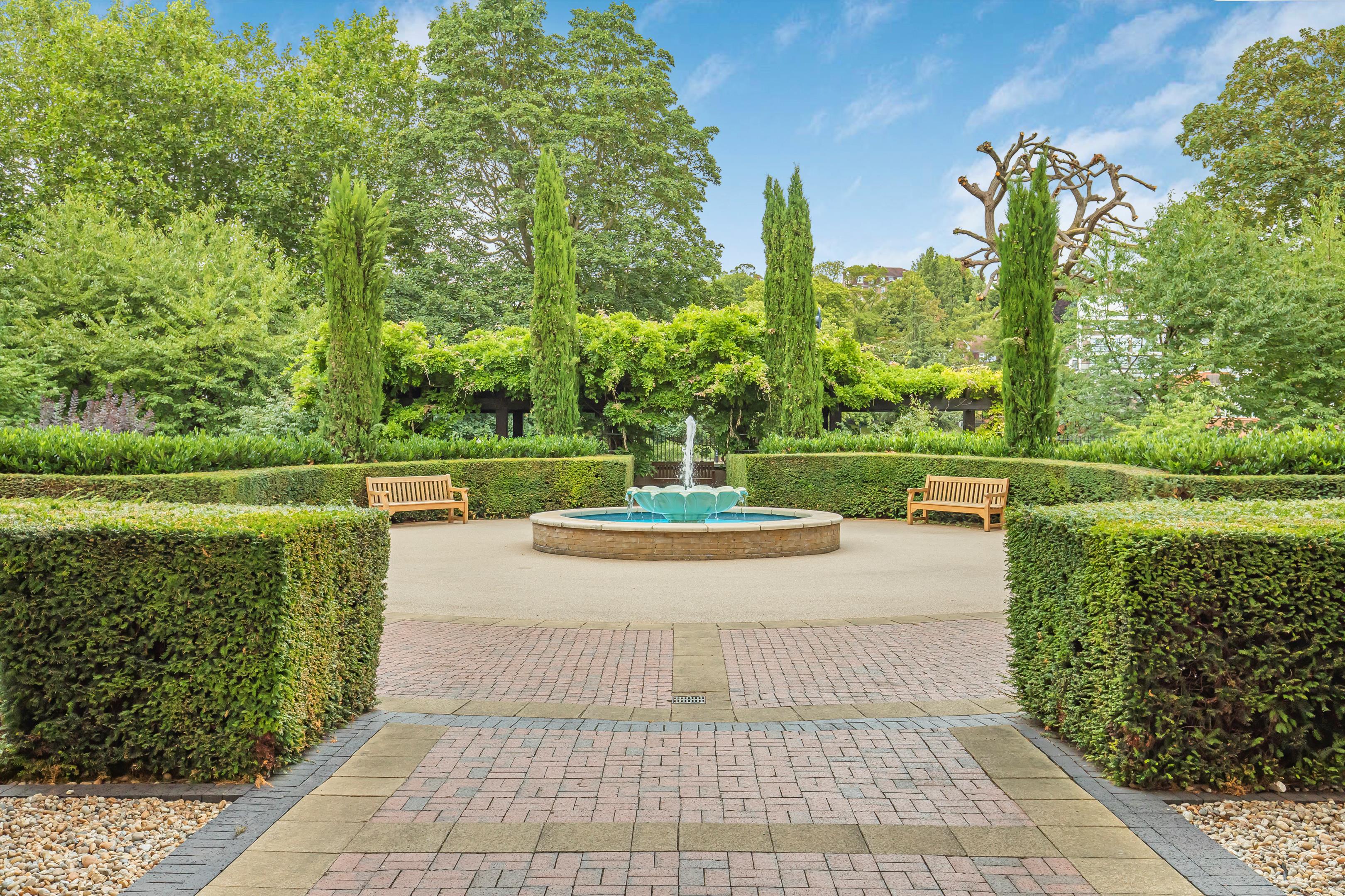 Clevedon Road, Twickenham TW1