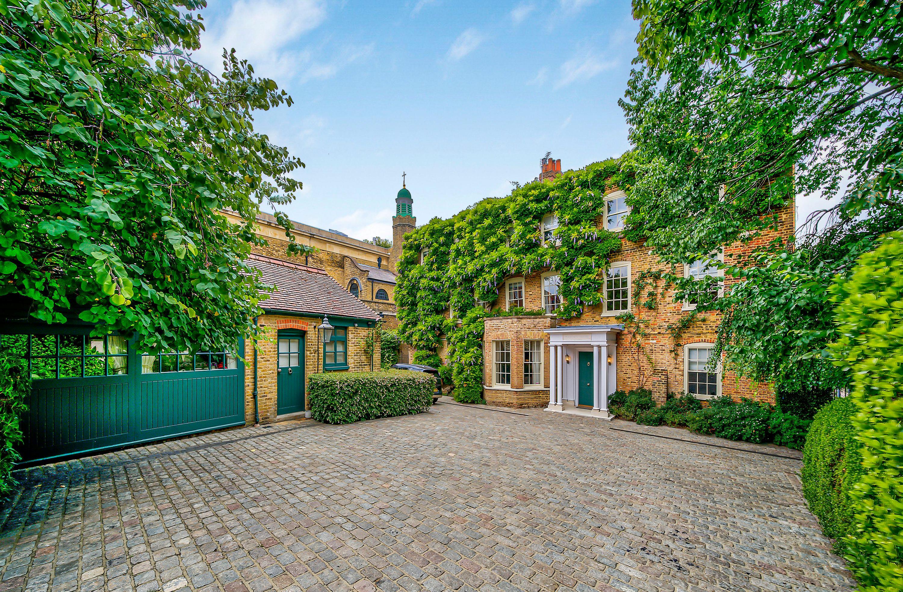 The Vineyard, Richmond, Surrey TW10