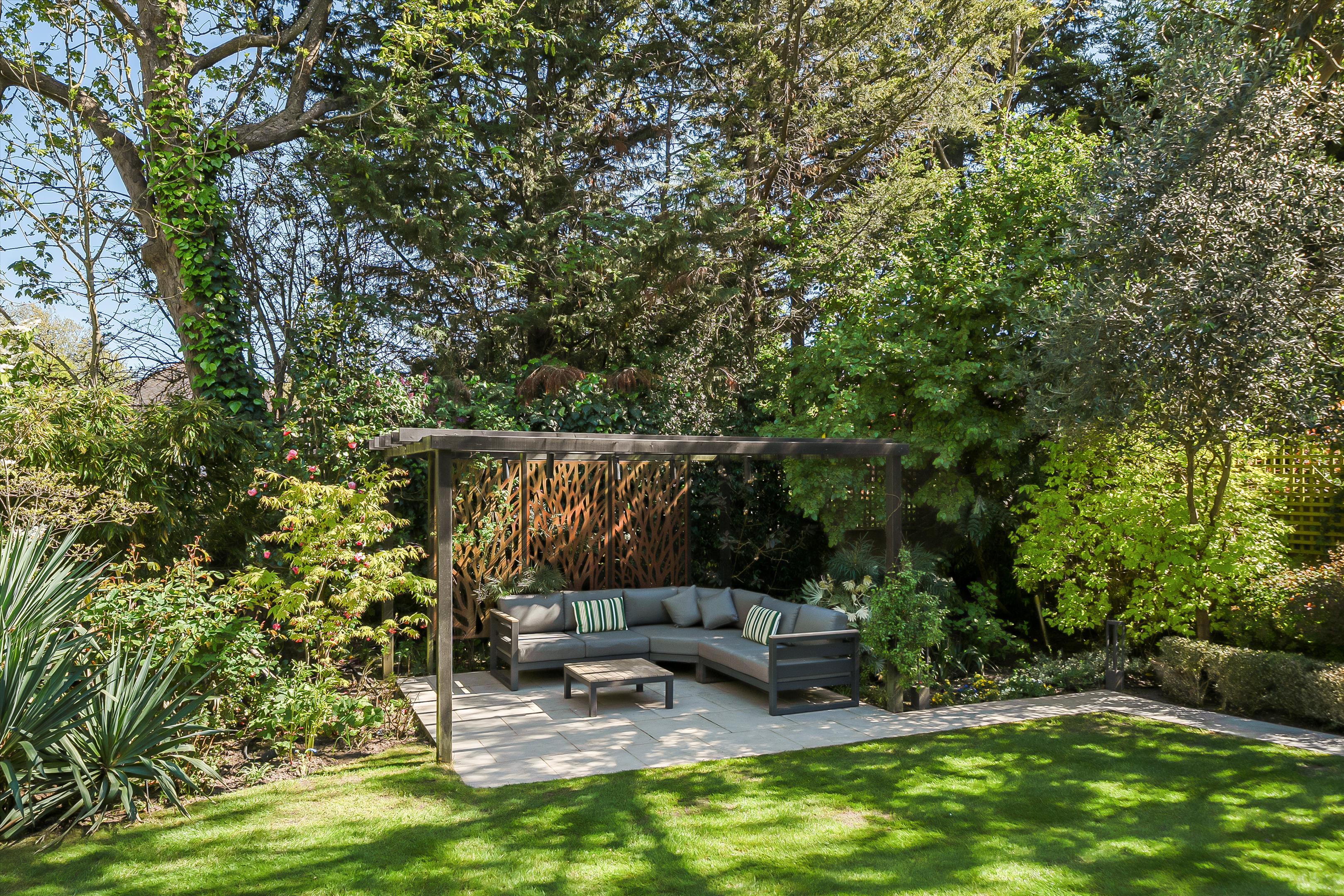 Denbigh Gardens, Richmond TW10