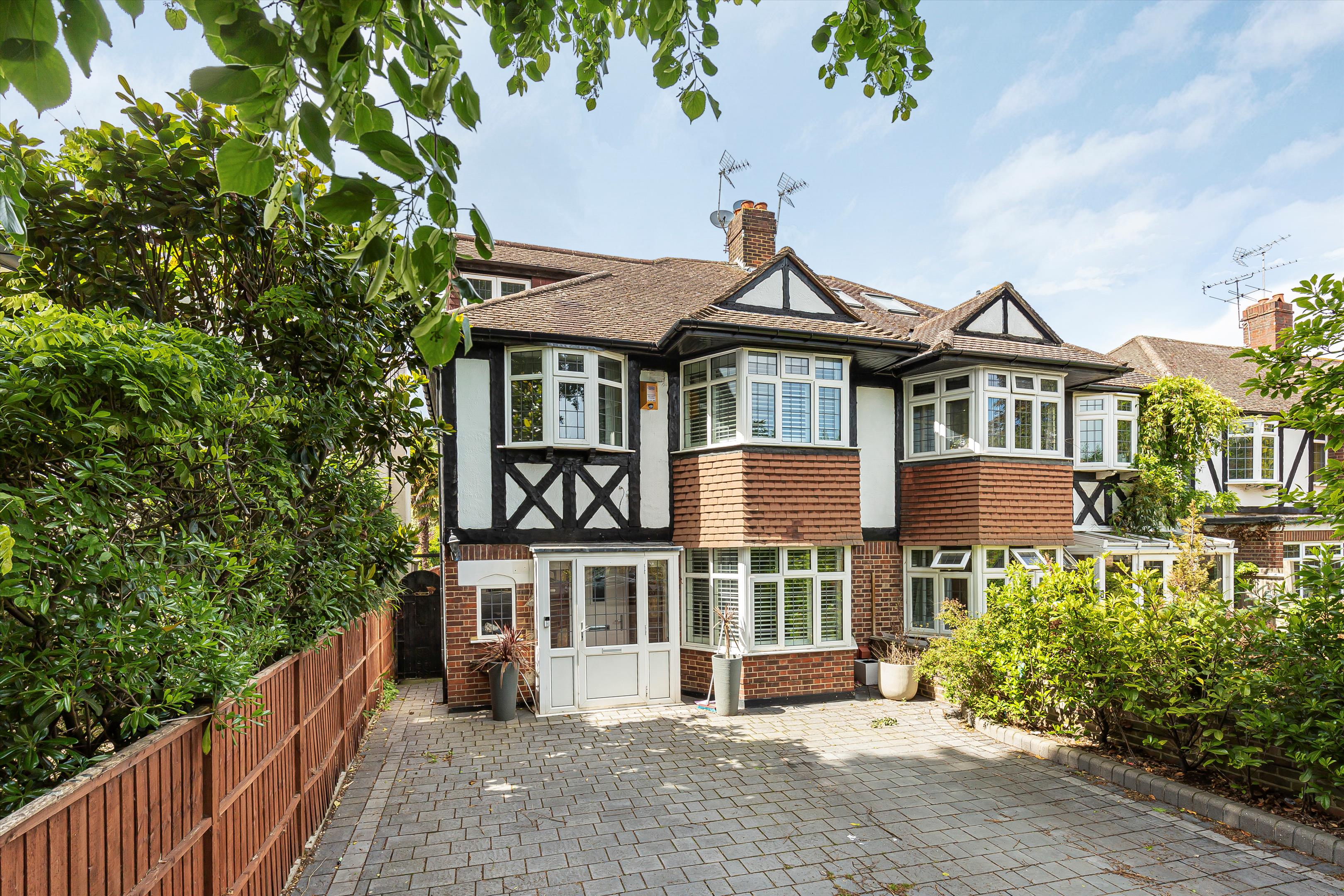 Riverdale Gardens, Twickenham TW1