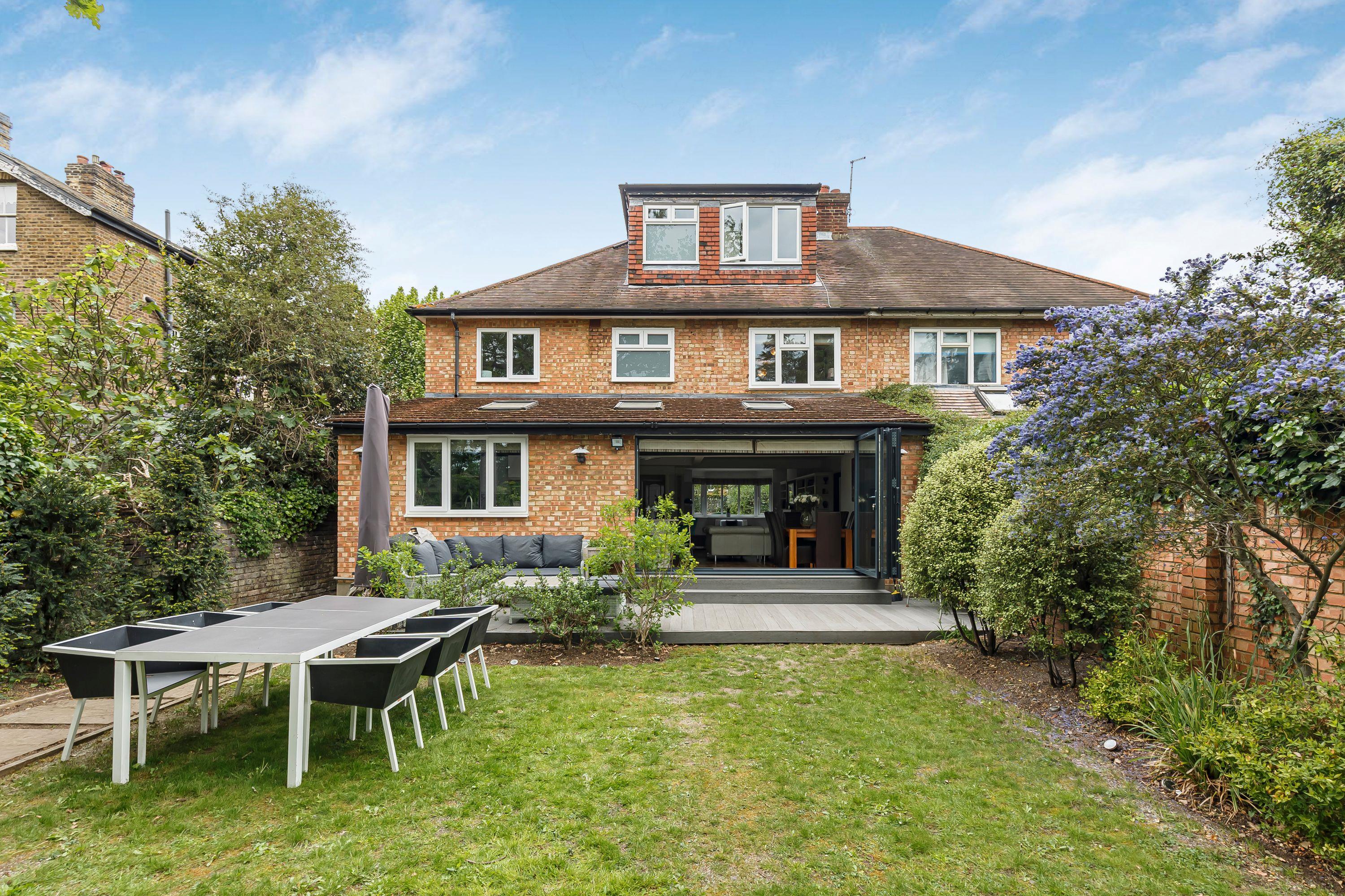 Heathcote Road, St Margarets, TW1