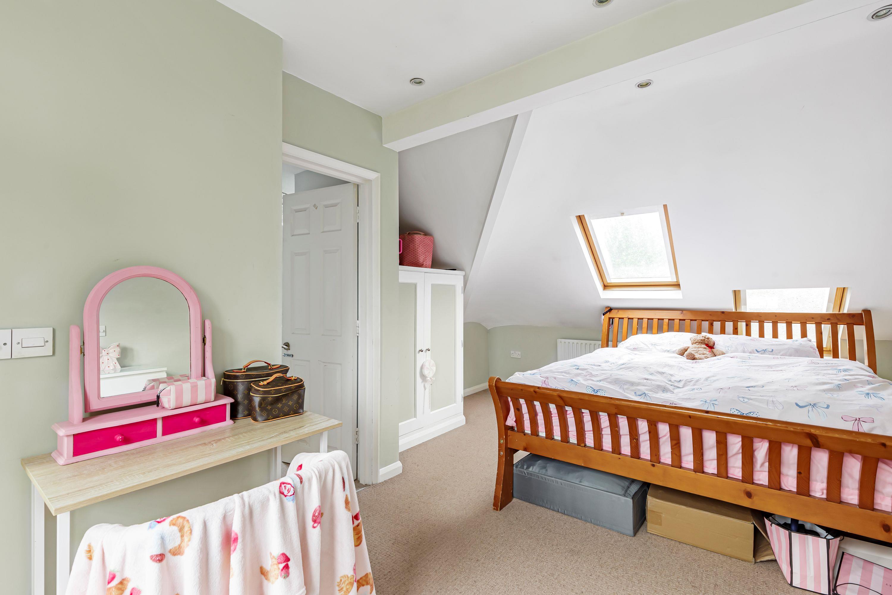 Heathcote Road, St Margarets, TW1