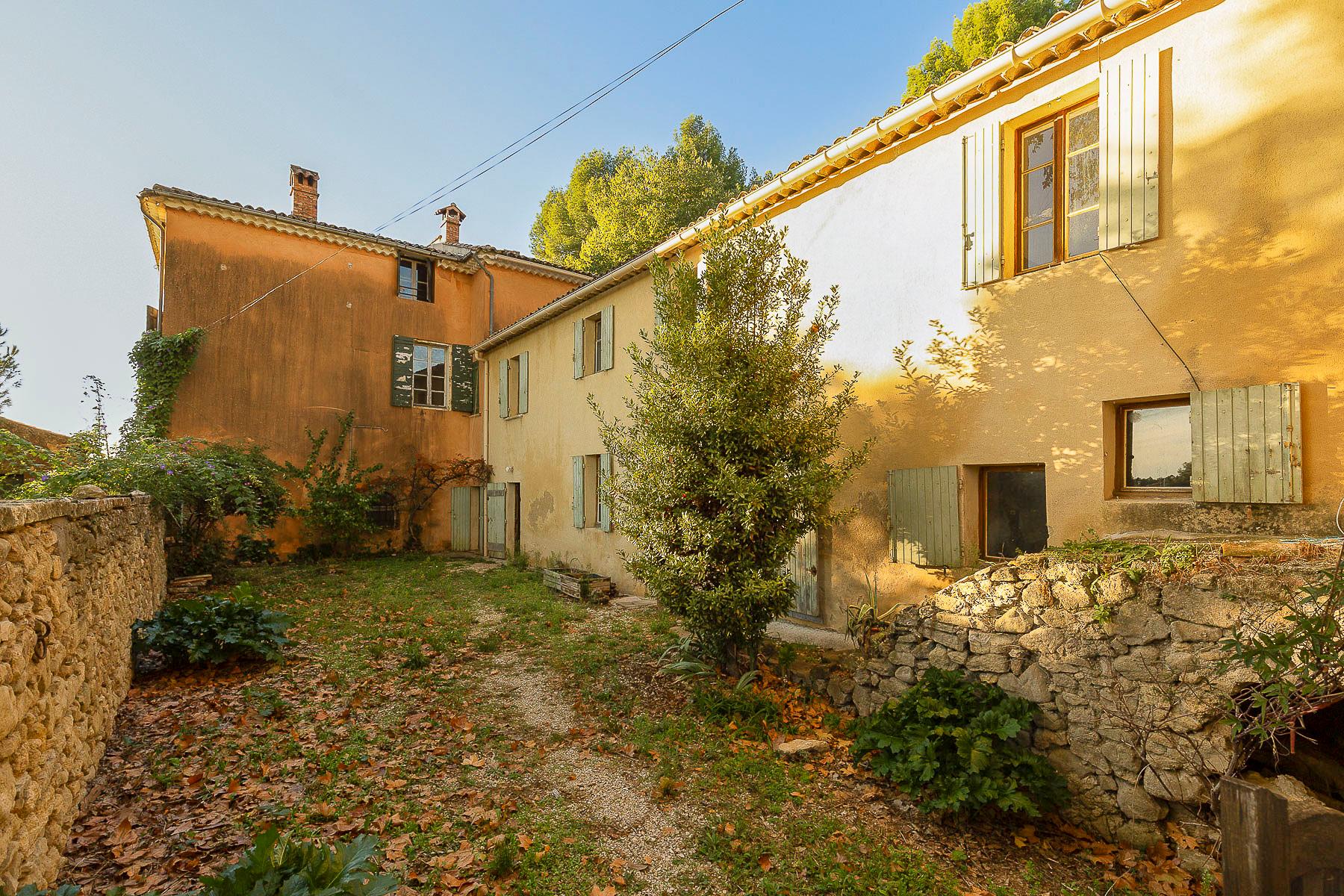 Vaugines, Vaucluse, Provence-Alpes-Côte d'Azur