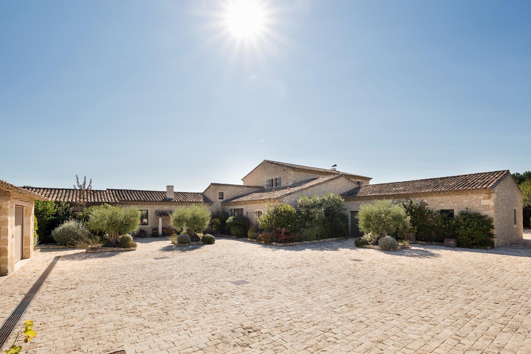 Saint-Remy-de-Provence, Bouches-Du-Rhône, Provence-Alpes-Côte d`Azur