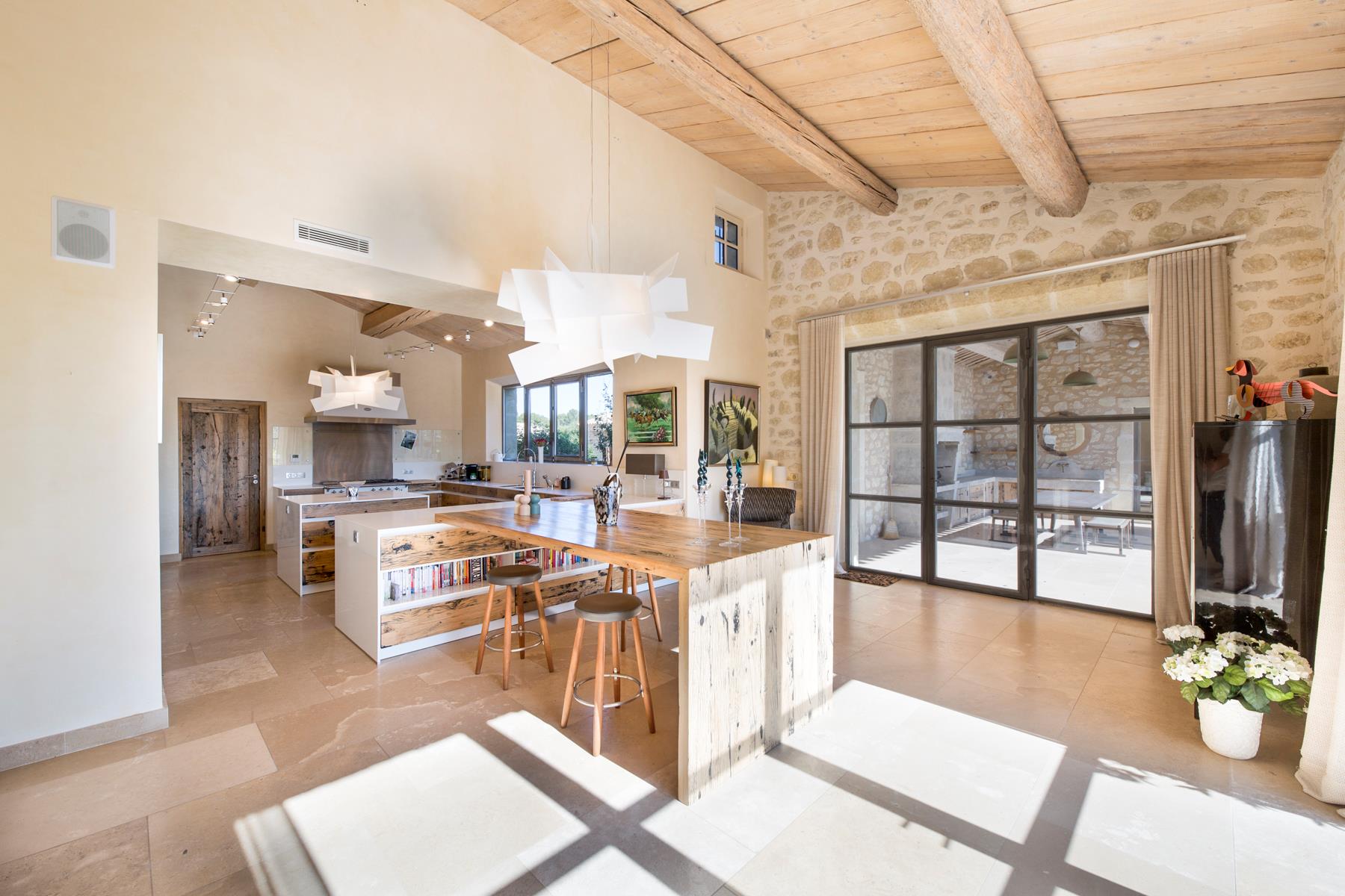 Saint-Remy-de-Provence, Bouches-Du-Rhône, Provence-Alpes-Côte d`Azur