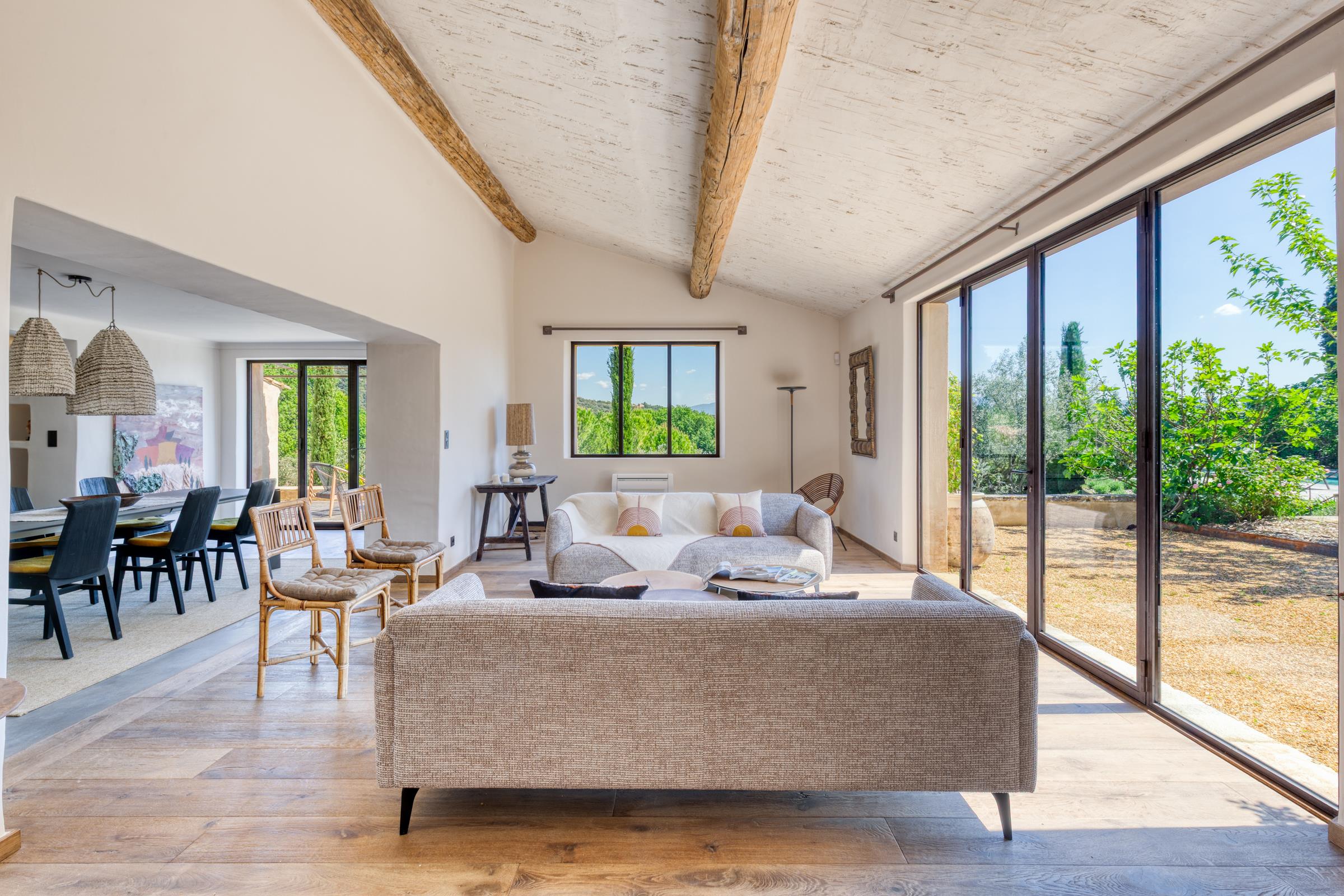 Saint-Saturnin-les-Apt, Vaucluse, Provence-Alpes-Côte d`Azur