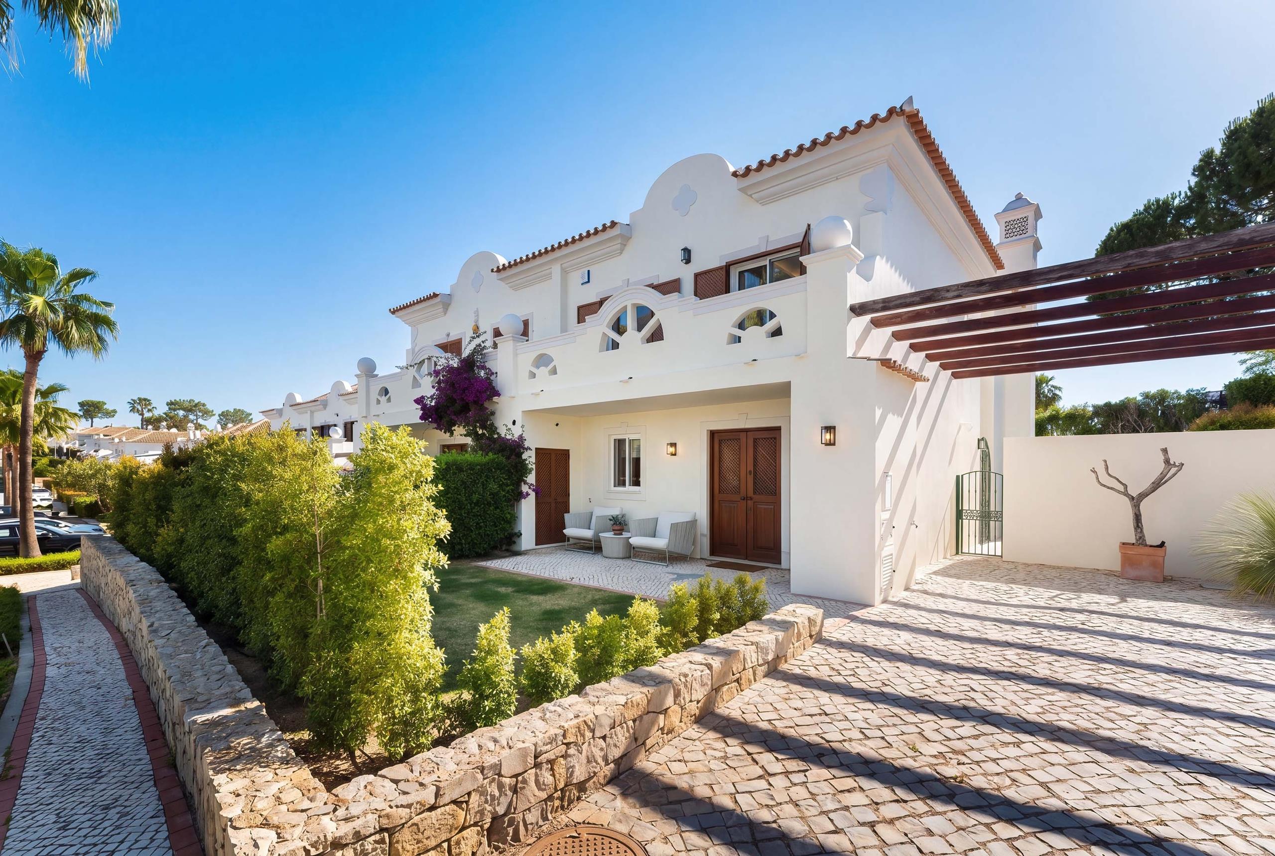 Pinheiros Altos, Algarve
