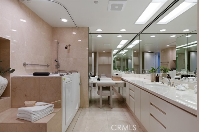   10490 Wilshire BLVD Unit: 2704