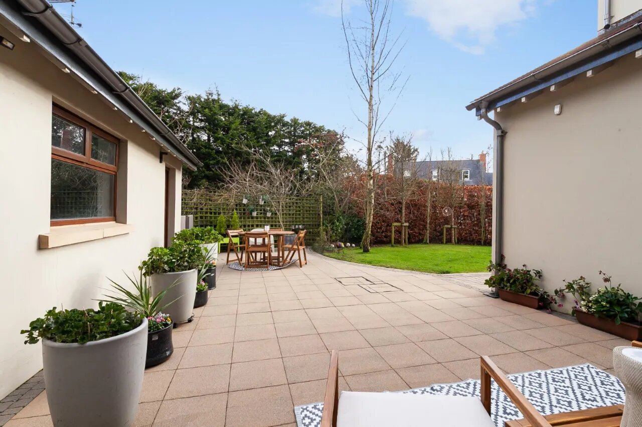 22 Deramore Park South, Belfast, County Antrim, BT9 5JY