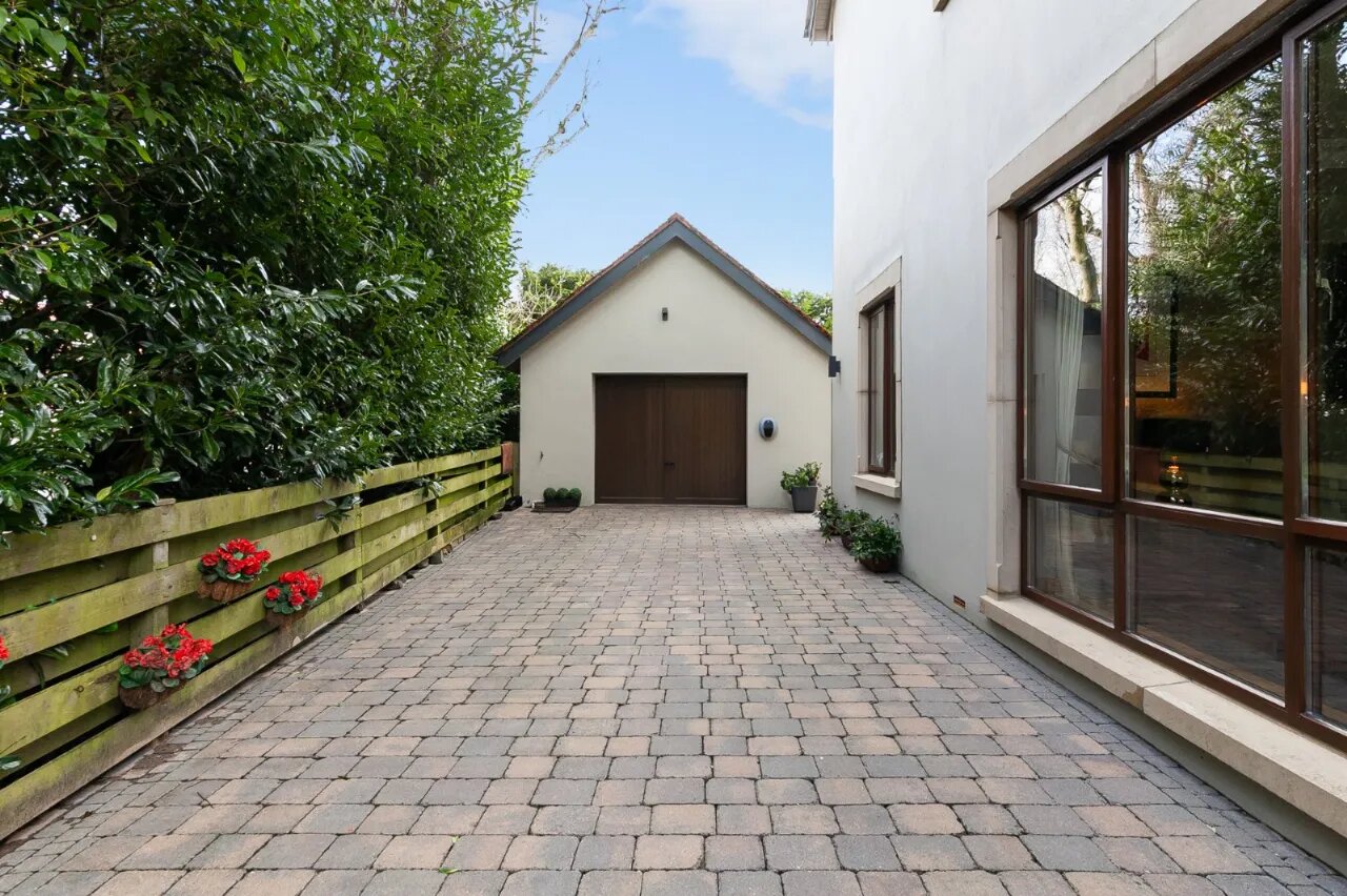 22 Deramore Park South, Belfast, County Antrim, BT9 5JY