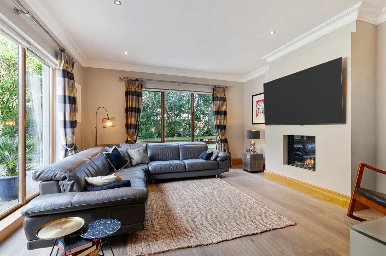 22 Deramore Park South, Belfast, County Antrim, BT9 5JY