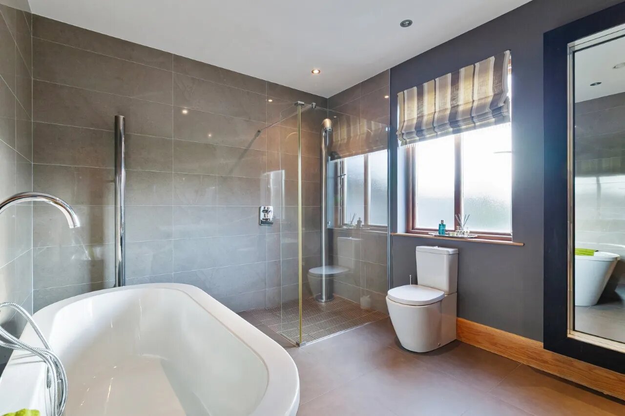 22 Deramore Park South, Belfast, County Antrim, BT9 5JY
