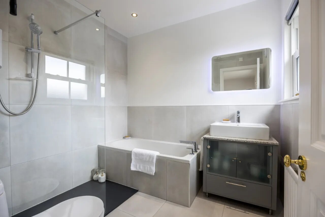 Ashbrook, 45 New Line, Dundonald, Belfast, County Down, BT16 1UU