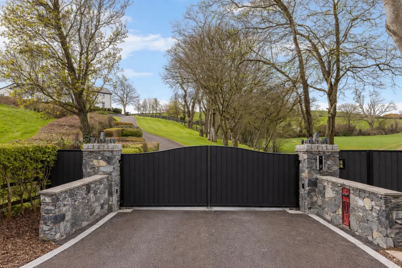 Ashbrook, 45 New Line, Dundonald, Belfast, County Down, BT16 1UU
