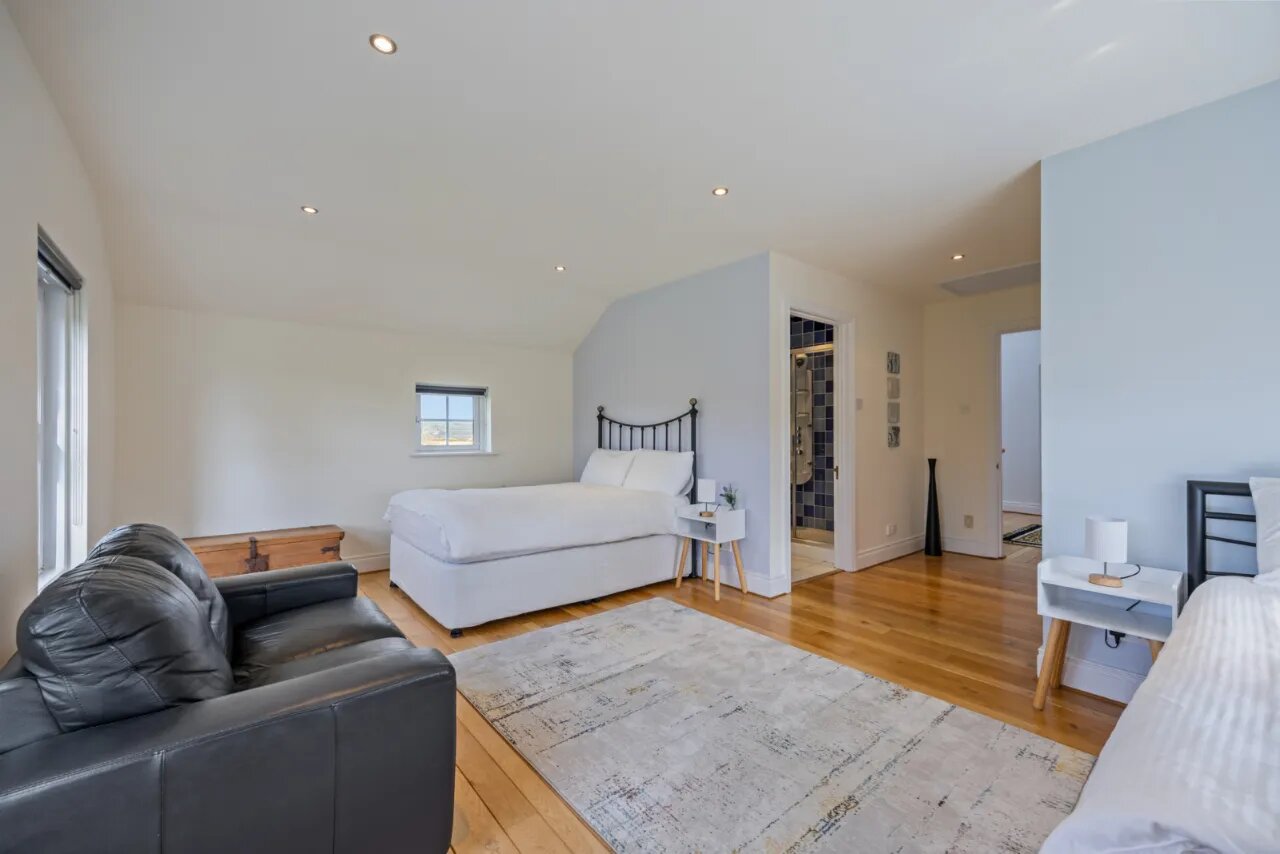 Ashbrook, 45 New Line, Dundonald, Belfast, County Down, BT16 1UU