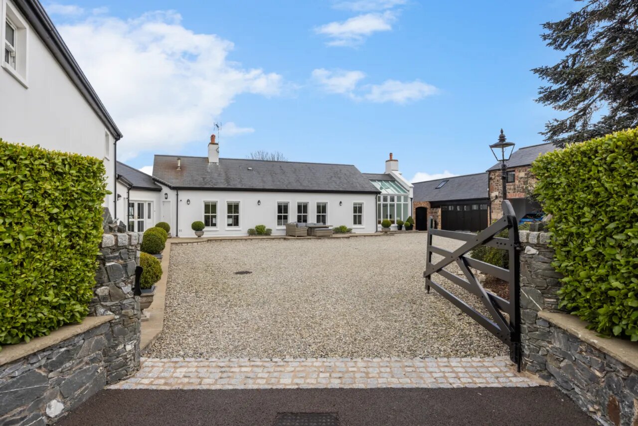 Ashbrook, 45 New Line, Dundonald, Belfast, County Down, BT16 1UU