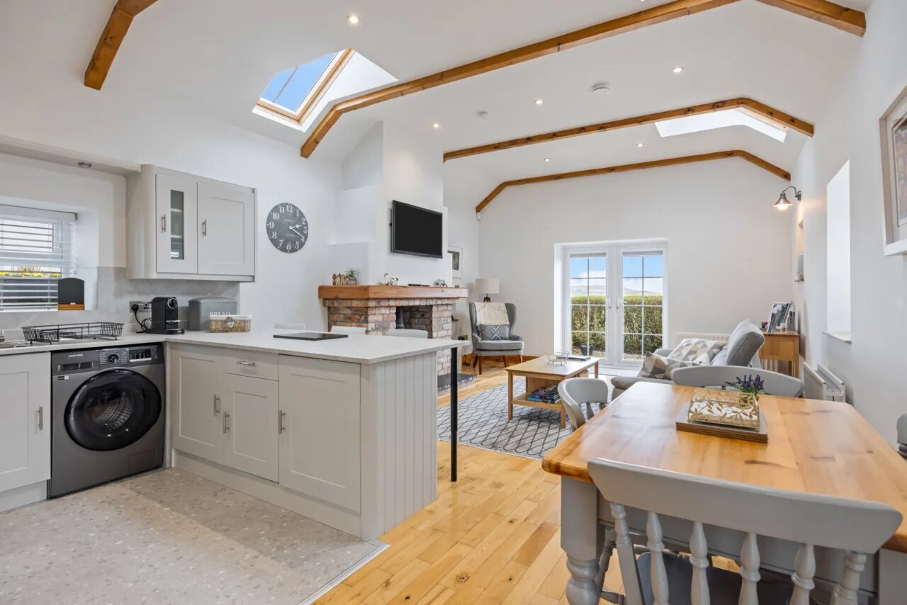 Ashbrook, 45 New Line, Dundonald, Belfast, County Down, BT16 1UU