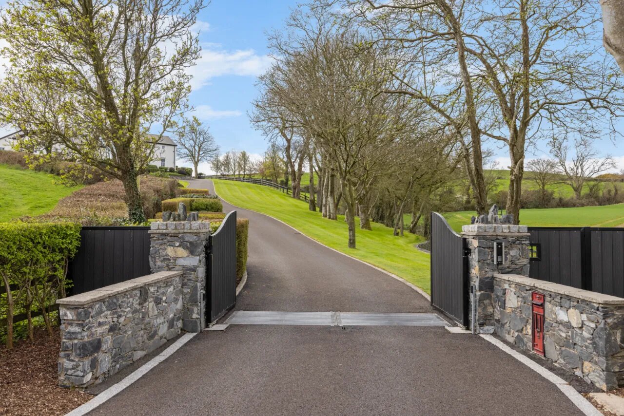 Ashbrook, 45 New Line, Dundonald, Belfast, County Down, BT16 1UU