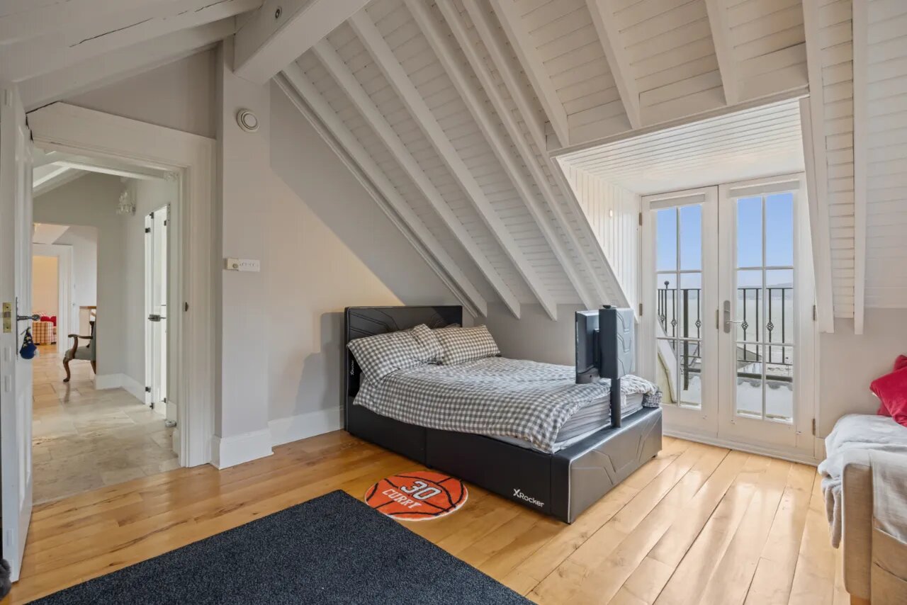 Ivy Lodge, 22 Circular Road West, Cultra, Holywood, County Down, BT18 0AX