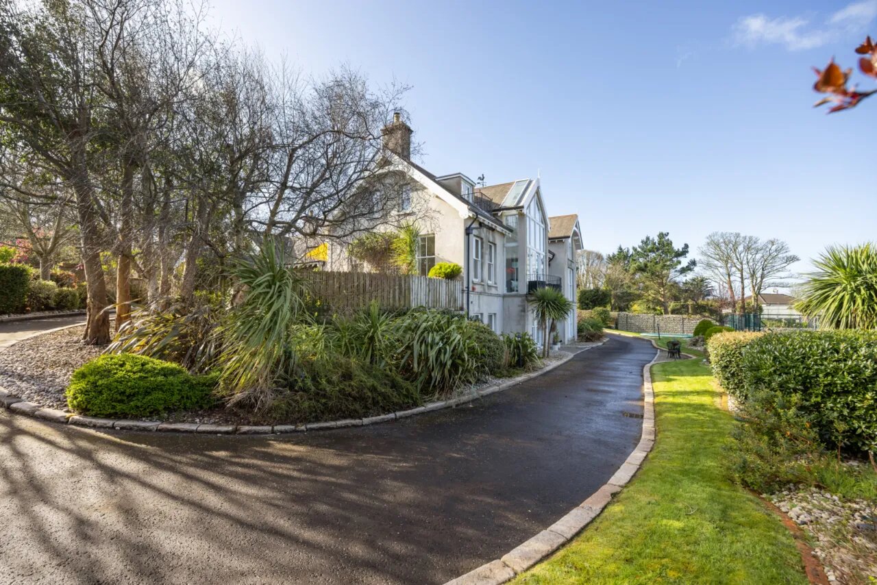 Ivy Lodge, 22 Circular Road West, Cultra, Holywood, County Down, BT18 0AX