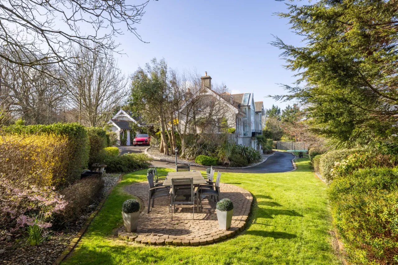 Ivy Lodge, 22 Circular Road West, Cultra, Holywood, County Down, BT18 0AX