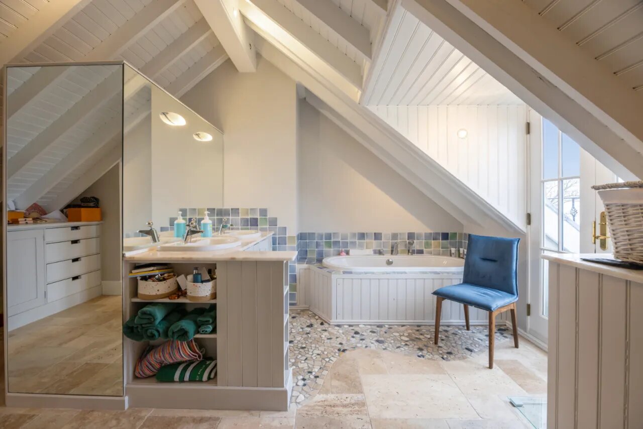 Ivy Lodge, 22 Circular Road West, Cultra, Holywood, County Down, BT18 0AX