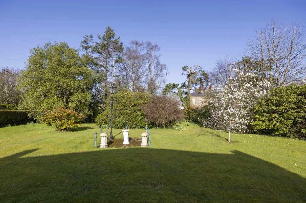 17 Old Cultra Road, Cultra, Holywood, County Down, BT18 0AE