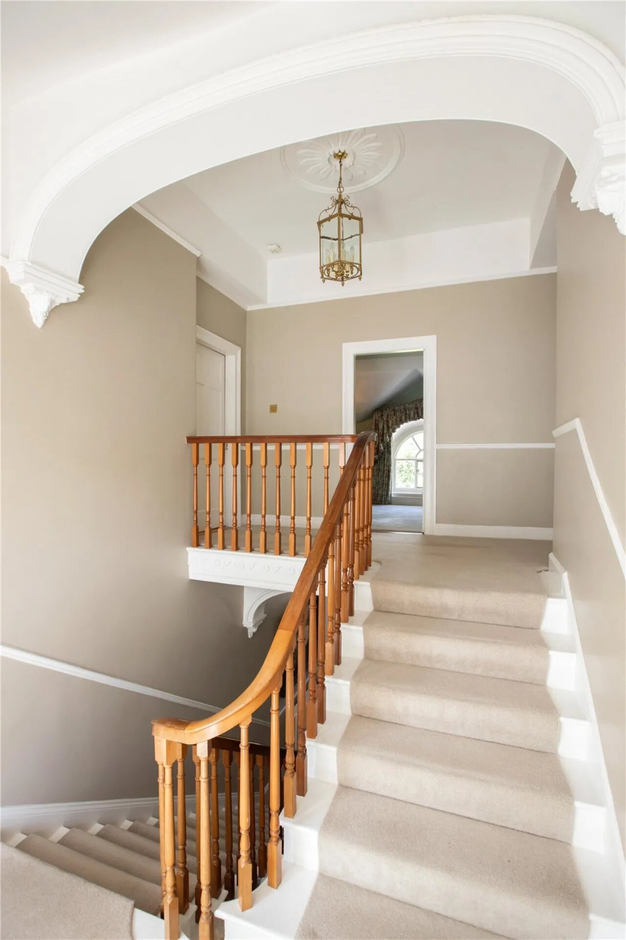 Ballyaughlis Lodge, 238 Ballylesson Road, Drumbo, BT27 5TS